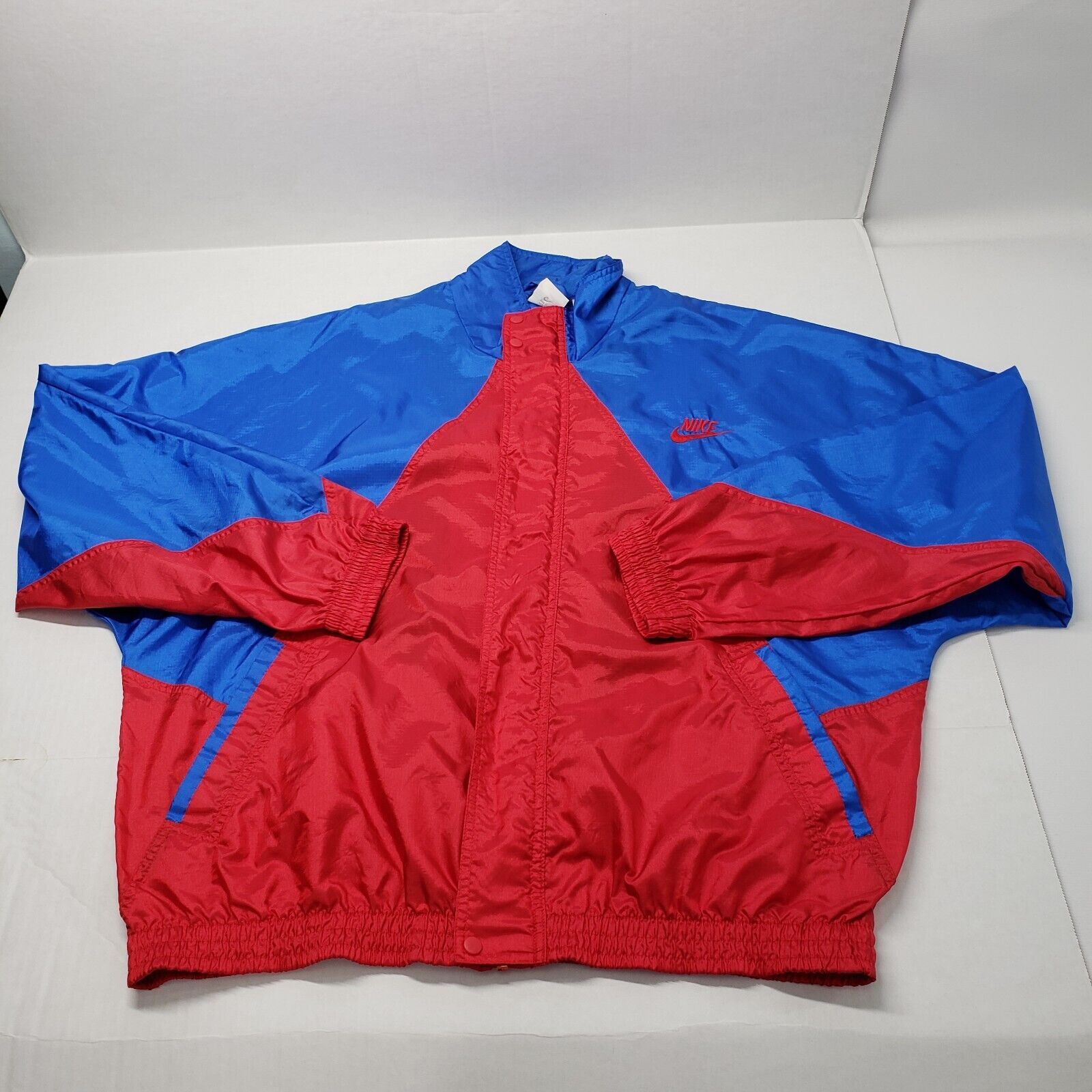 Nike Vintage Nike Windbreaker Jacket Men Large Red Blue Spiderman Size US L / EU 52-54 / 3 - 1 Thumbnail