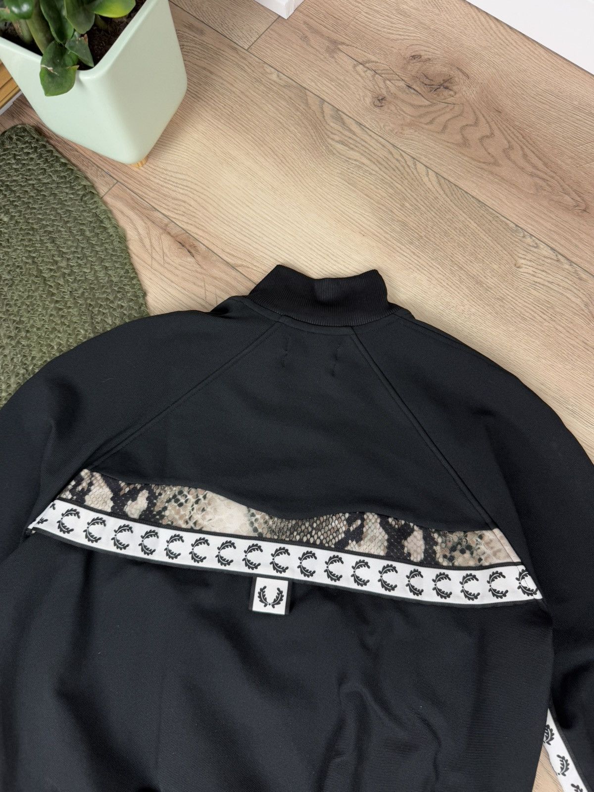 Fred Perry Fred Perry Akane Utsonomiya Sportswear Track Jacket Size M / US 6-8 / IT 42-44 - 10 Thumbnail