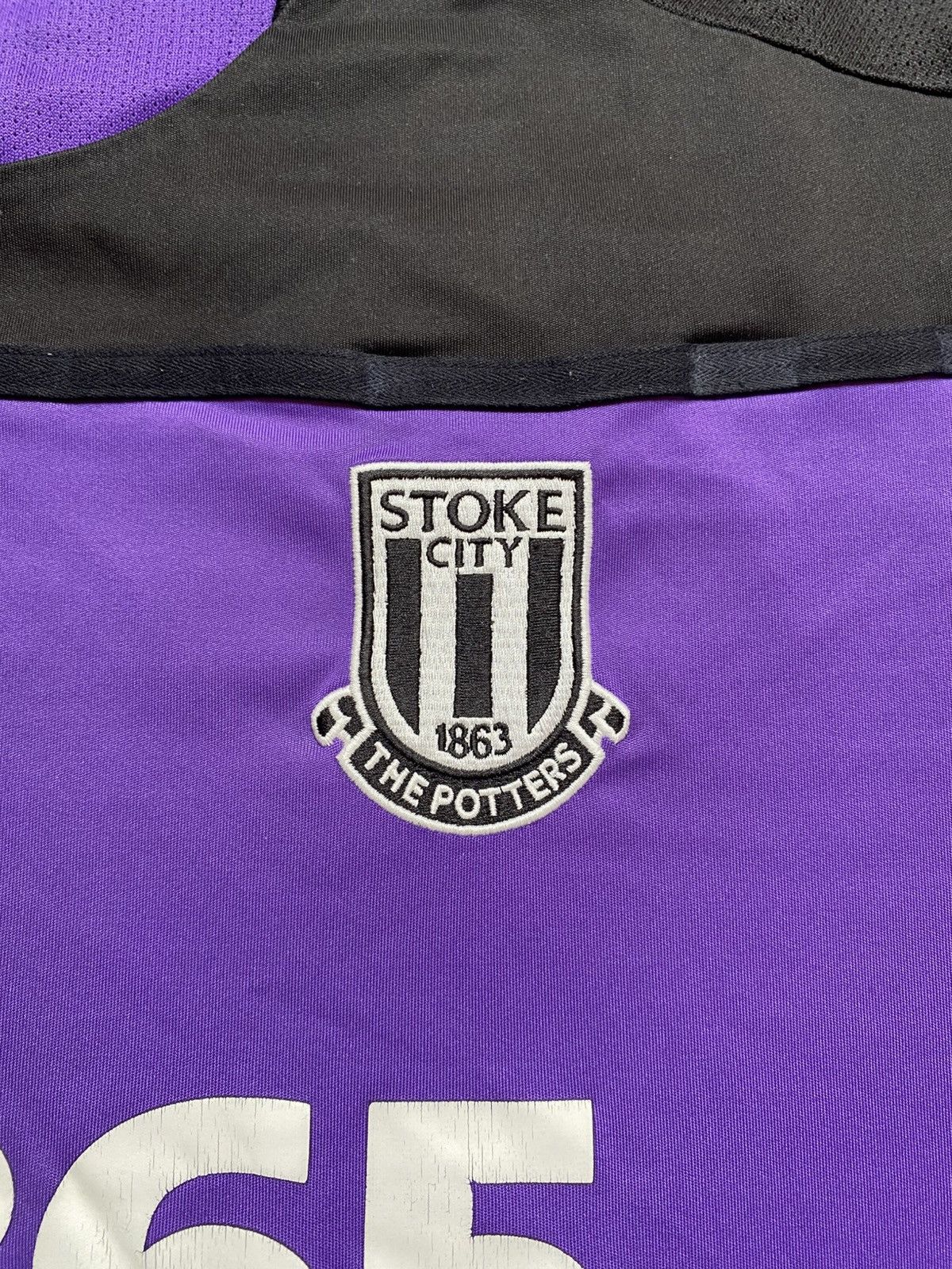 Macron Purple training T-shirt Macron Stoke City season 2016-18 Size US XXL / EU 58 / 5 - 4 Thumbnail