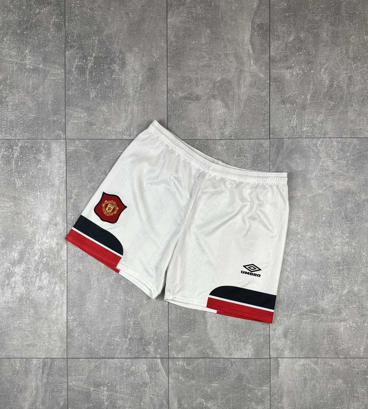 Umbro Umbro Manchester United 1994/96 Home Soccer Short Size US 34 / EU 50 - 1 Thumbnail