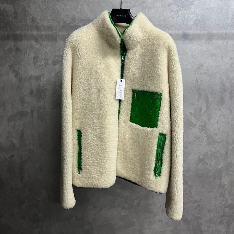 Louis Vuitton Louis Vuitton White and green color-block logo printed long Size US L / EU 52-54 / 3 - 1 Thumbnail