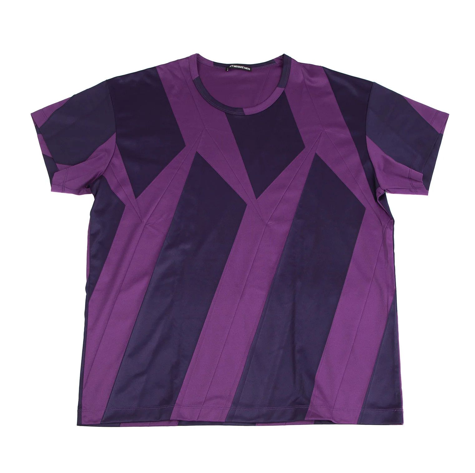 Issey Miyake Shape Print Pleats T-Shirt in Purple Size US XL / EU 56 / 4 - 1 Thumbnail