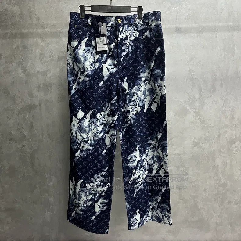 Louis Vuitton Louis Vuitton The latest high-waisted Jean with multi-colo Size US 33 - 1 Thumbnail