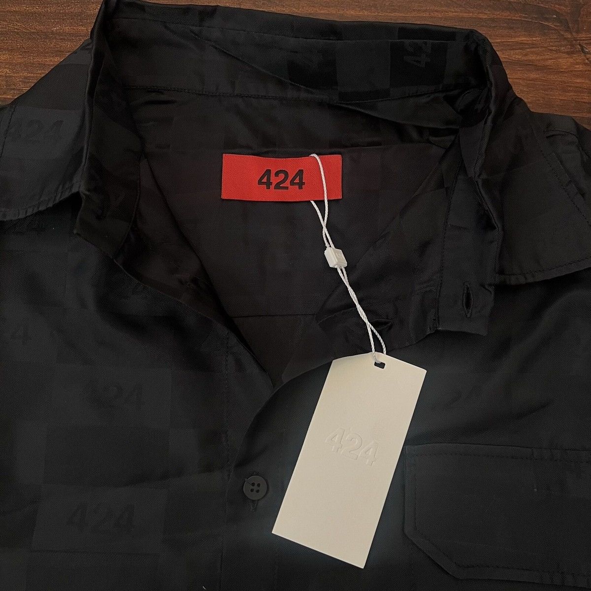 424 424 ON FAIRFAX Black Jacquard Checker Button Down Shirt Size US XL / EU 56 / 4 - 2 Thumbnail