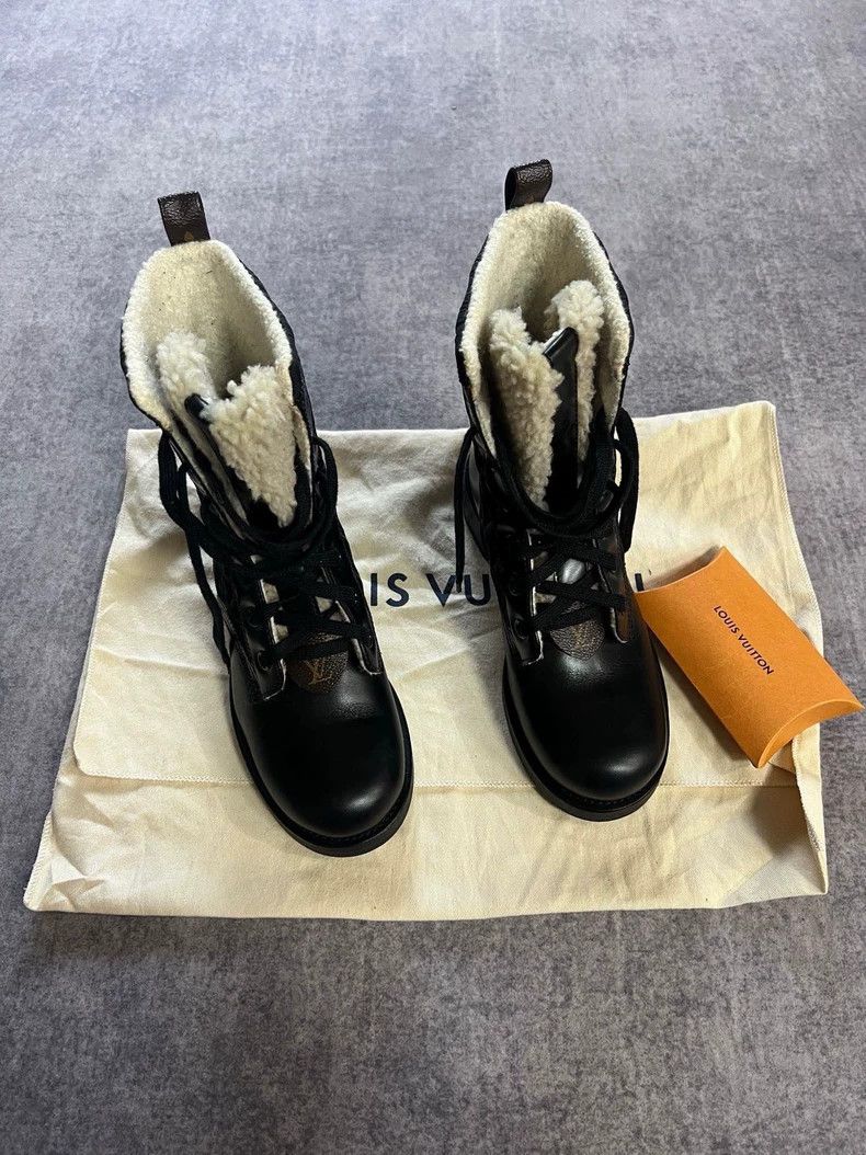 Louis Vuitton Louis Vuitton size 37.5 Embossed lambswool Martin boots Size US 5 / EU 37 - 2 Thumbnail