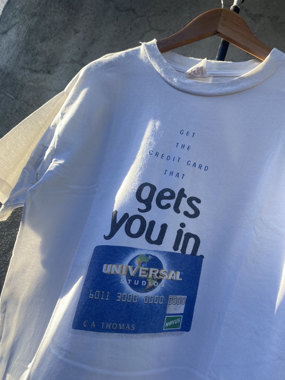 Vintage Vintage 90s Universal Studios Credit Card Pass Promo Tee Size US L / EU 52-54 / 3 - 3 Thumbnail
