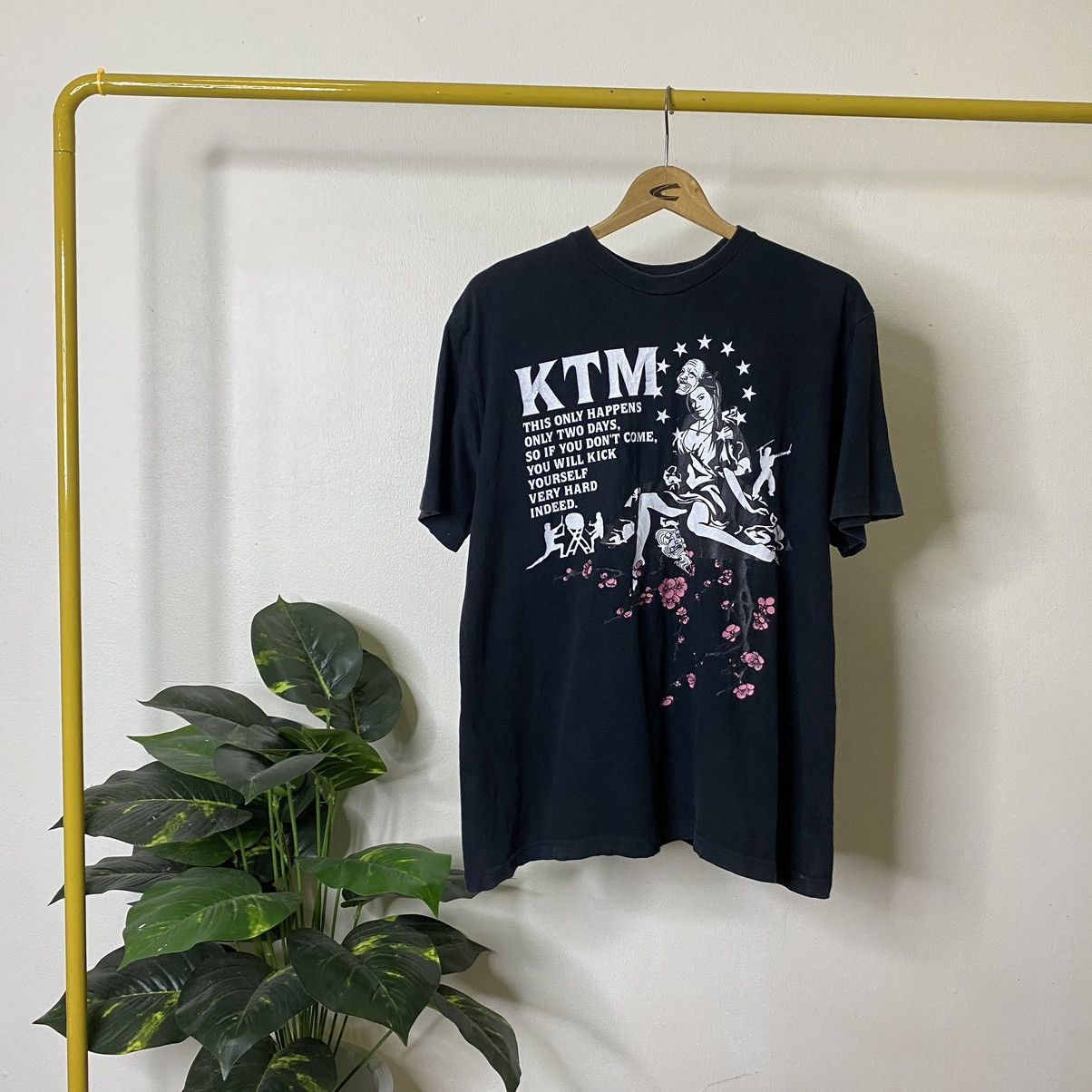 Hysteric Glamour × If Six Was Nine × Japanese Brand KTM Hysteric Glamour Hysterics Style Sexy Graphic T Shirt Size US L / EU 52-54 / 3 - 1 Thumbnail