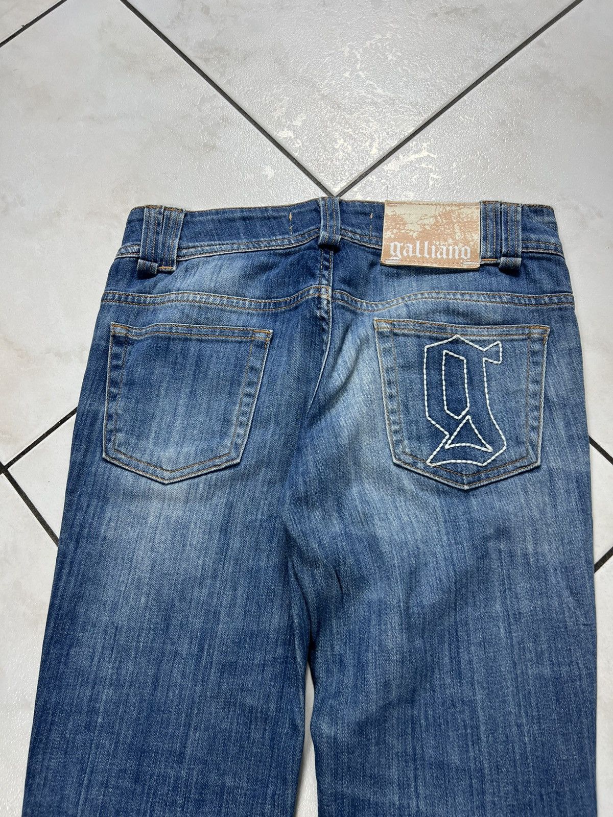 John Galliano Vintage John Galliano y2k skinny slim fit jeans washed denim Size 26" / US 2 / IT 38 - 10 Thumbnail
