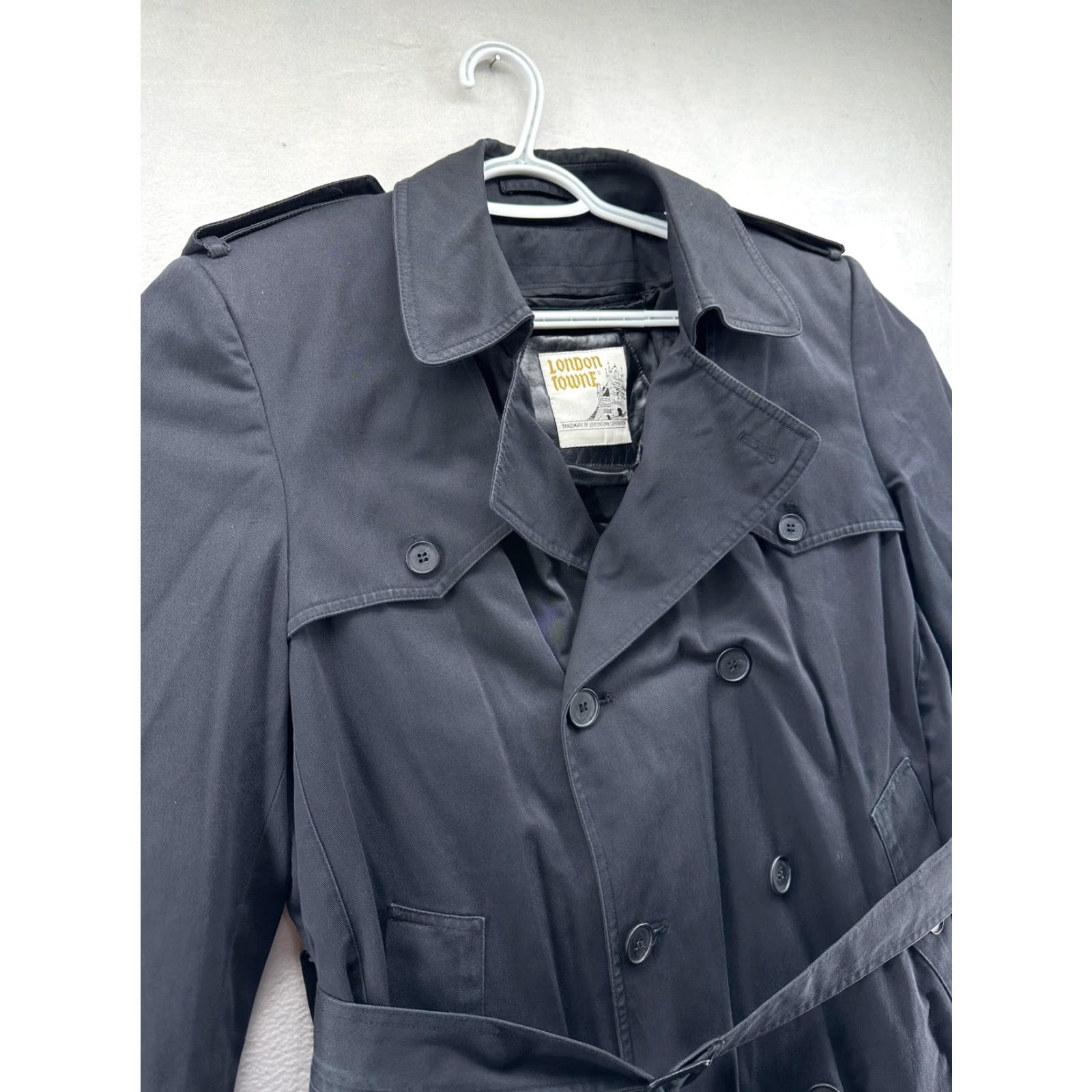 Vintage VINTAGE London Towne Coat Mens 40 Black Trench Coat Oversized Belted Insulated Water Resistant Size US XXS / EU 40 - 5 Thumbnail