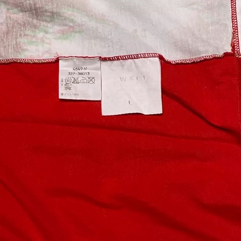 Walter Van Beirendonck walter van beirendonck Bold wolf-patterned V-neck T-shirt Size US L / EU 52-54 / 3 - 4 Thumbnail