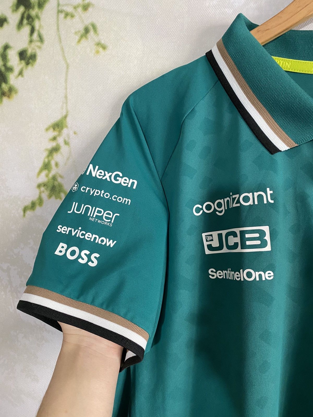 Hugo Boss Aston Martin Formula One Team 2024 Size US XL / EU 56 / 4 - 2 Thumbnail