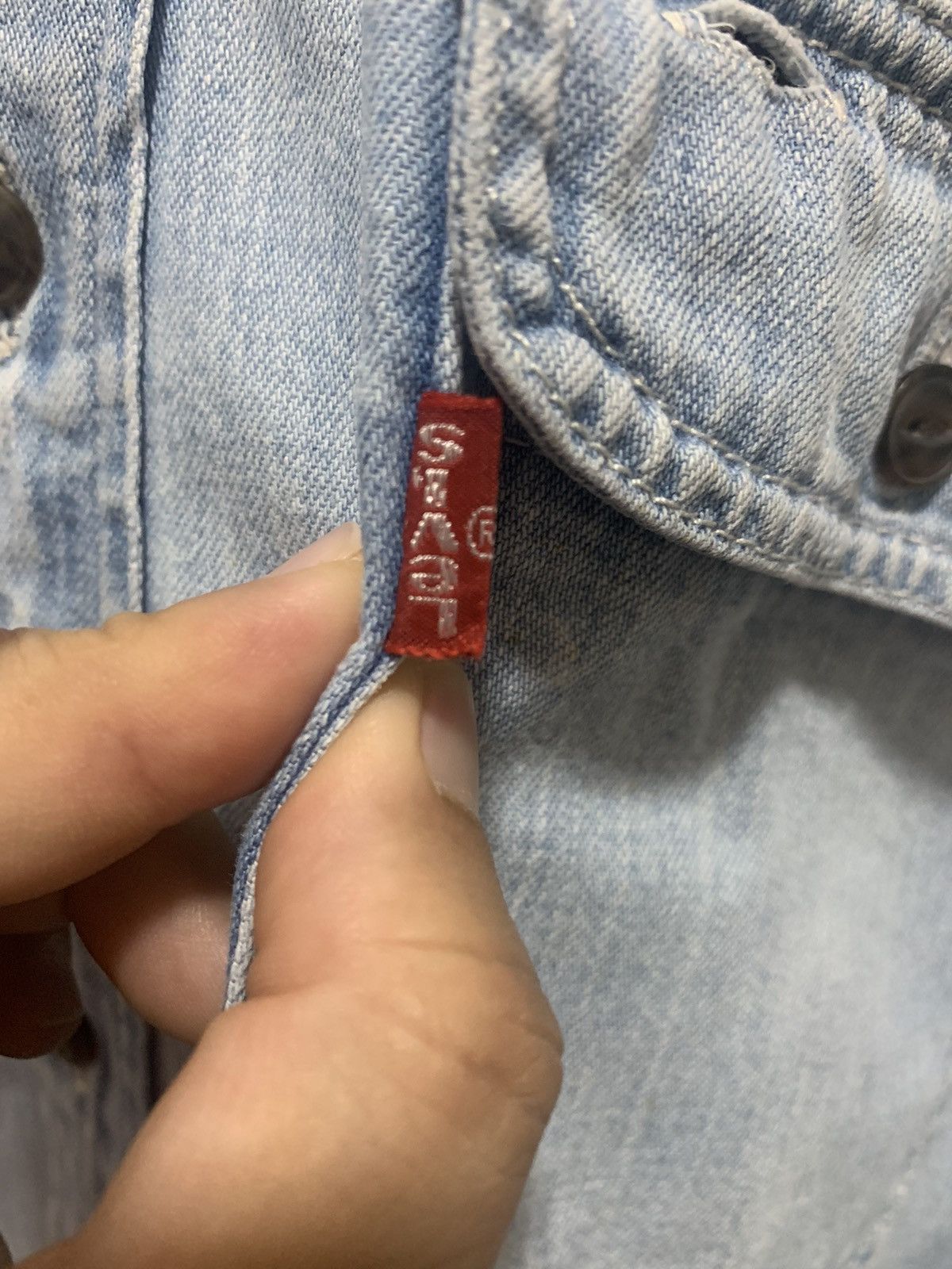 Levi's Vintage Levi’s Denim Sun Faded Shirt Large Size Size US L / EU 52-54 / 3 - 8 Thumbnail