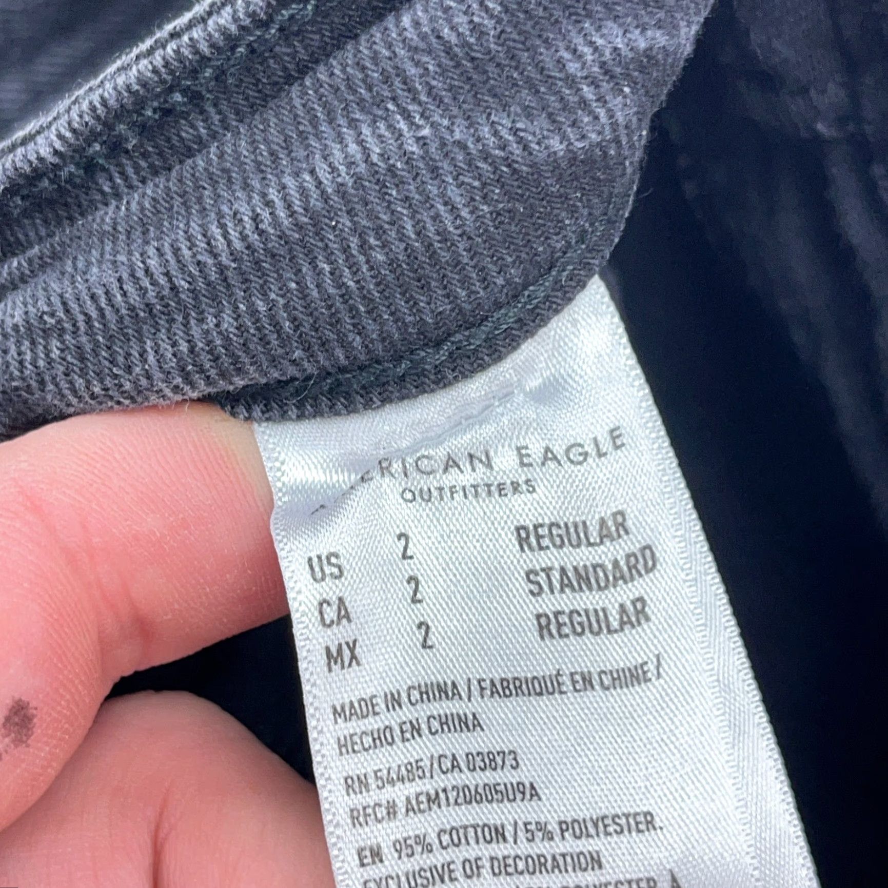 American Eagle Outfitters American Eagle Outfitters Jeans Women 2 Black Mom Jean High Rise Denim Distressed Baggy 80s 90s Retro Rockabilly Modern Womens Size 26" / US 2 / IT 38 - 4 Thumbnail