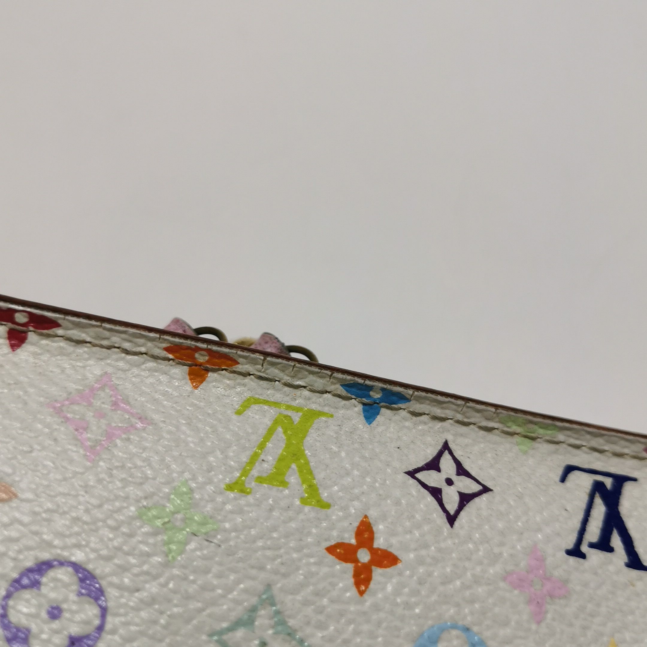 Louis Vuitton Louis Vuitton (LV) Insolite White Tricolor Zipper Clutch -y Size ONE SIZE - 6 Thumbnail