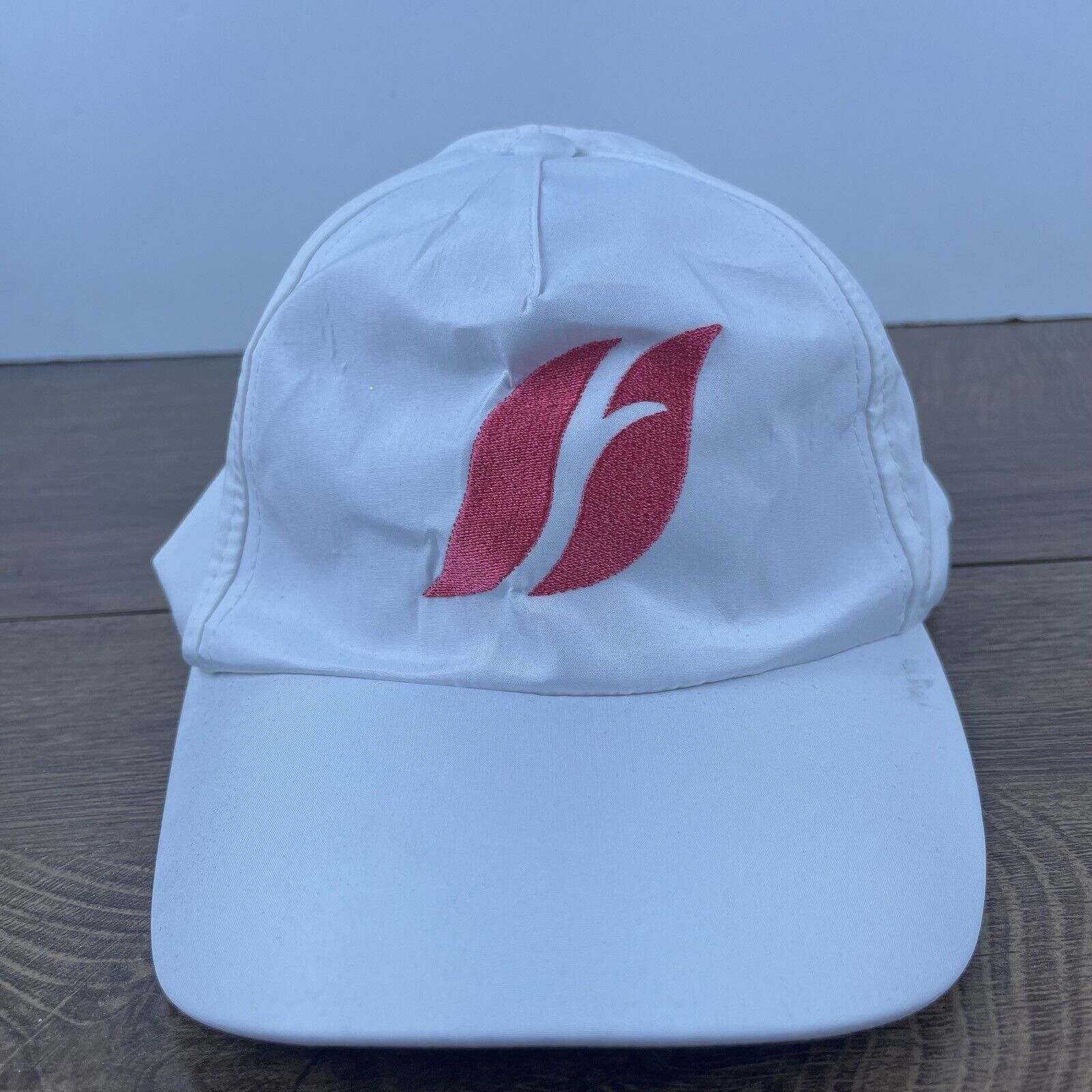 Other Farmasi Hat Farmasi Adjustable Hat White Adjustable Hat Whit Size ONE SIZE - 2 Thumbnail