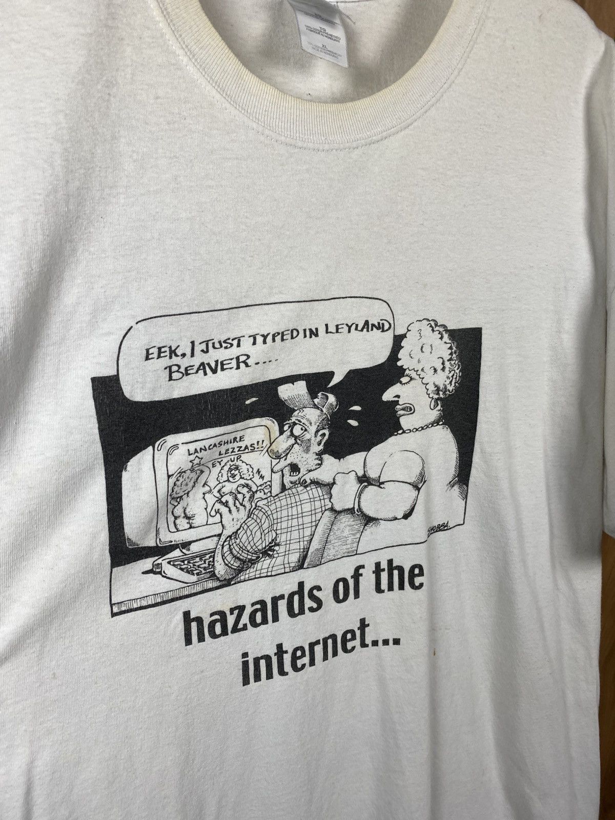 Rap Tees 🖥️Vintage 00s T-Shirt Humor Hazards Of The Internet … Tee🖥️ Size US XL / EU 56 / 4 - 2 Thumbnail