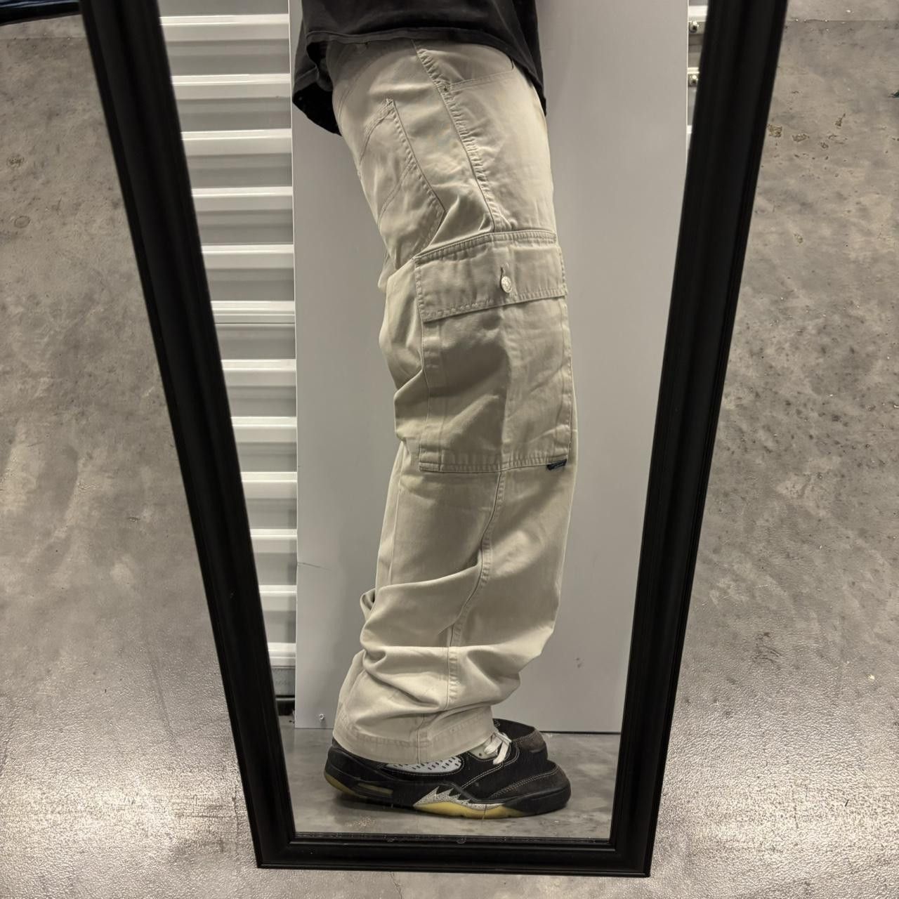 Tommy Hilfiger × Vintage Crazy Vintage Y2K/2000s Baggy Cream Tommy Hilfiger Skater Cargo Pants! Size US 30 / EU 46 - 2 Thumbnail
