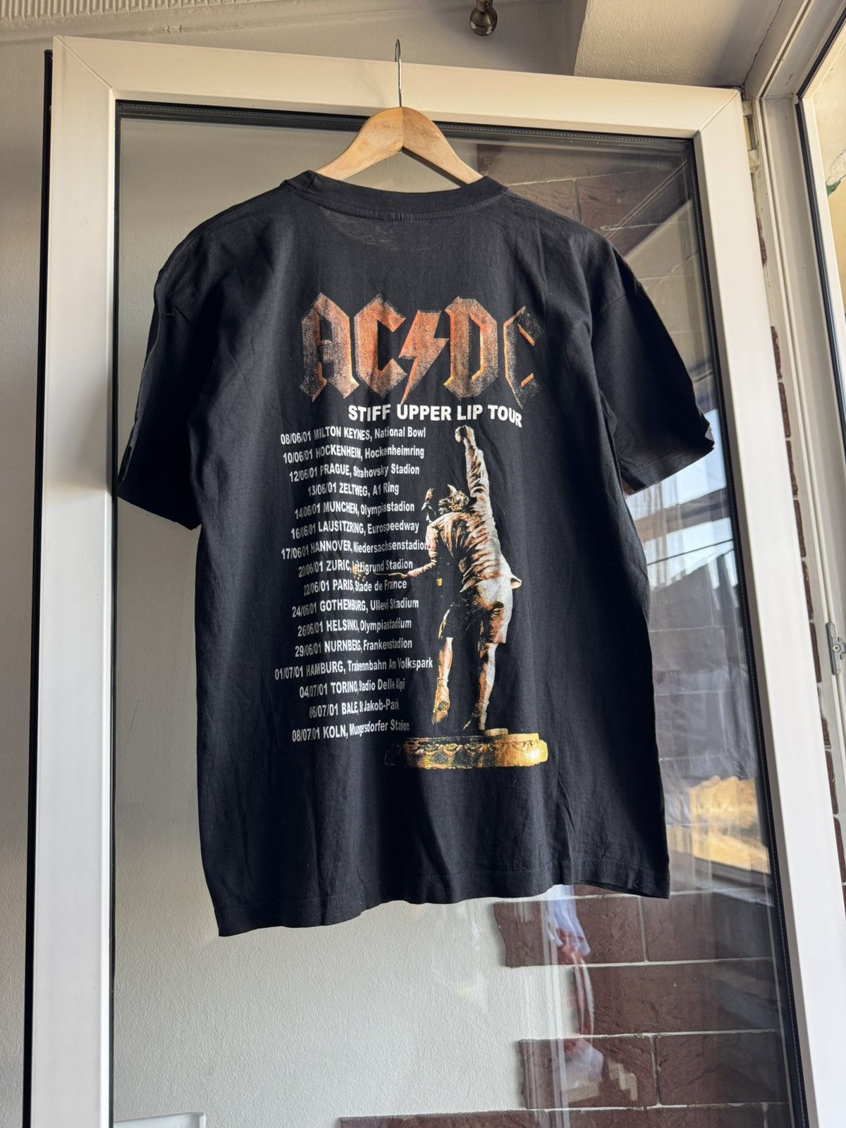 Band Tees Vintage AC/DC TOUR 00’s Tshirt Size US L / EU 52-54 / 3 - 8 Thumbnail
