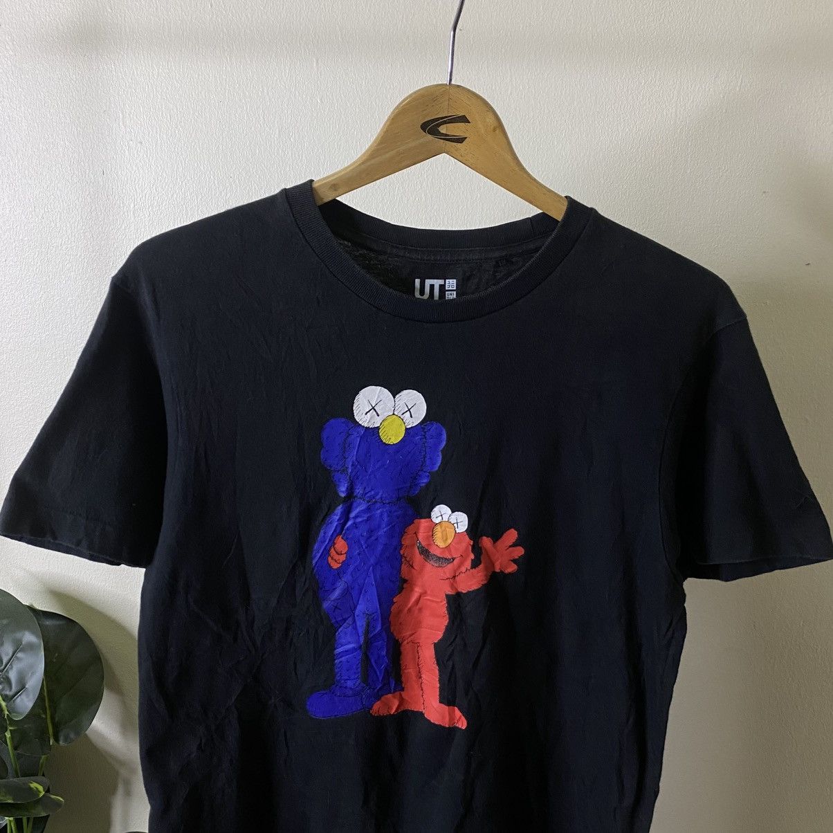 Kaws Kaws x Sesame Street For Uniqlo Collaboration T Shirt Size US M / EU 48-50 / 2 - 2 Thumbnail