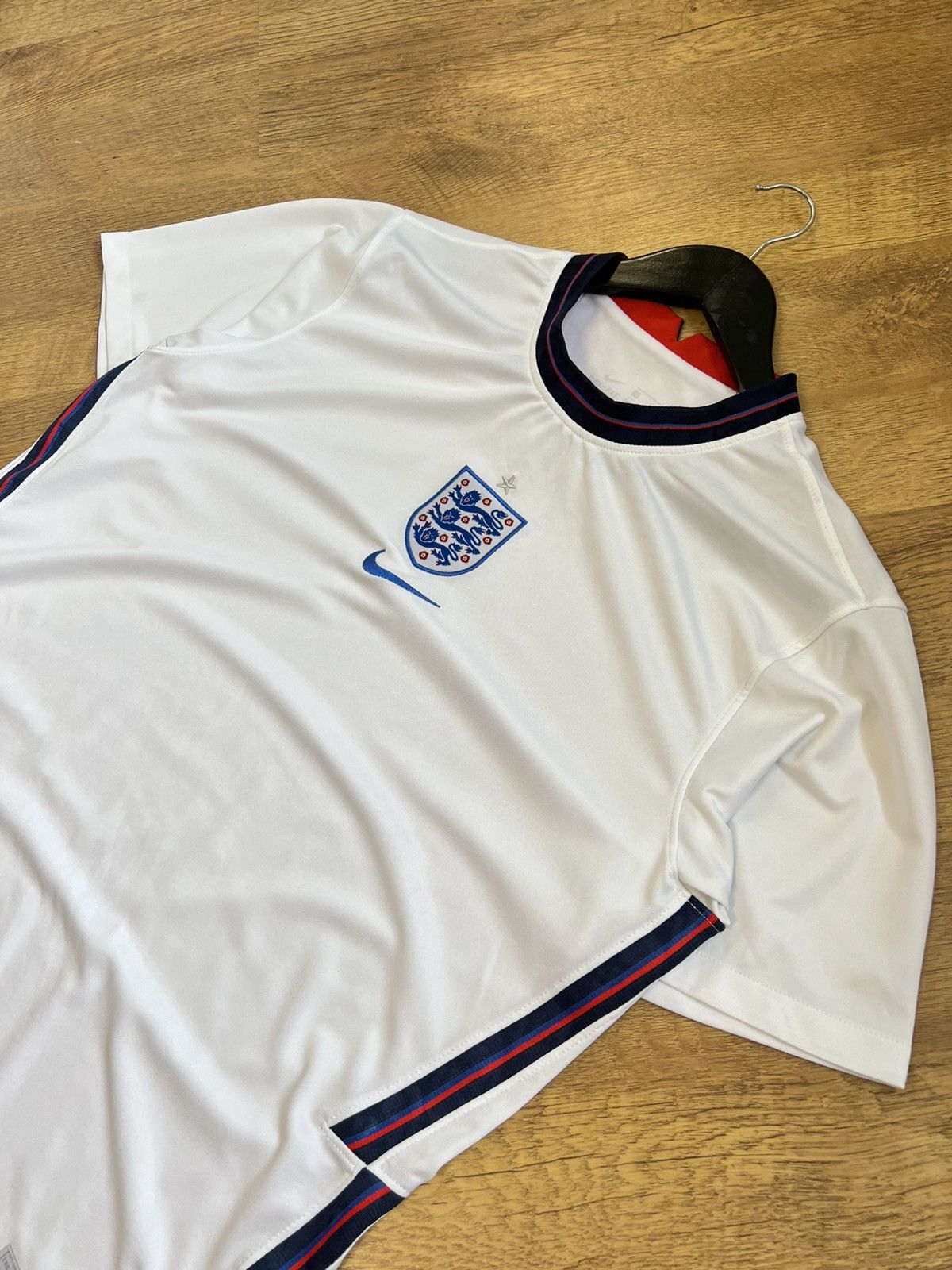 Nike England Nike soccer jersey white center logo blokecore ! Size US XL / EU 56 / 4 - 9 Thumbnail