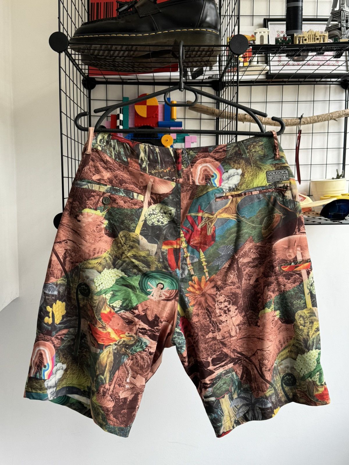 Volcom Volcom Mushrooms Trip Shorts Size US 34 / EU 50 - 6 Thumbnail
