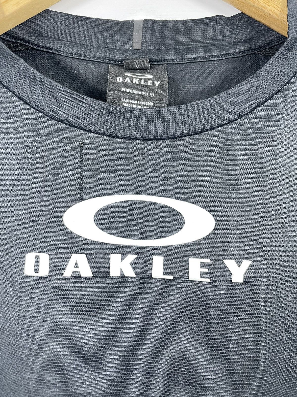 Oakley × Vintage 💸BINDING OFFER💸 Oakley Surf t-shirt Size US M / EU 48-50 / 2 - 8 Thumbnail