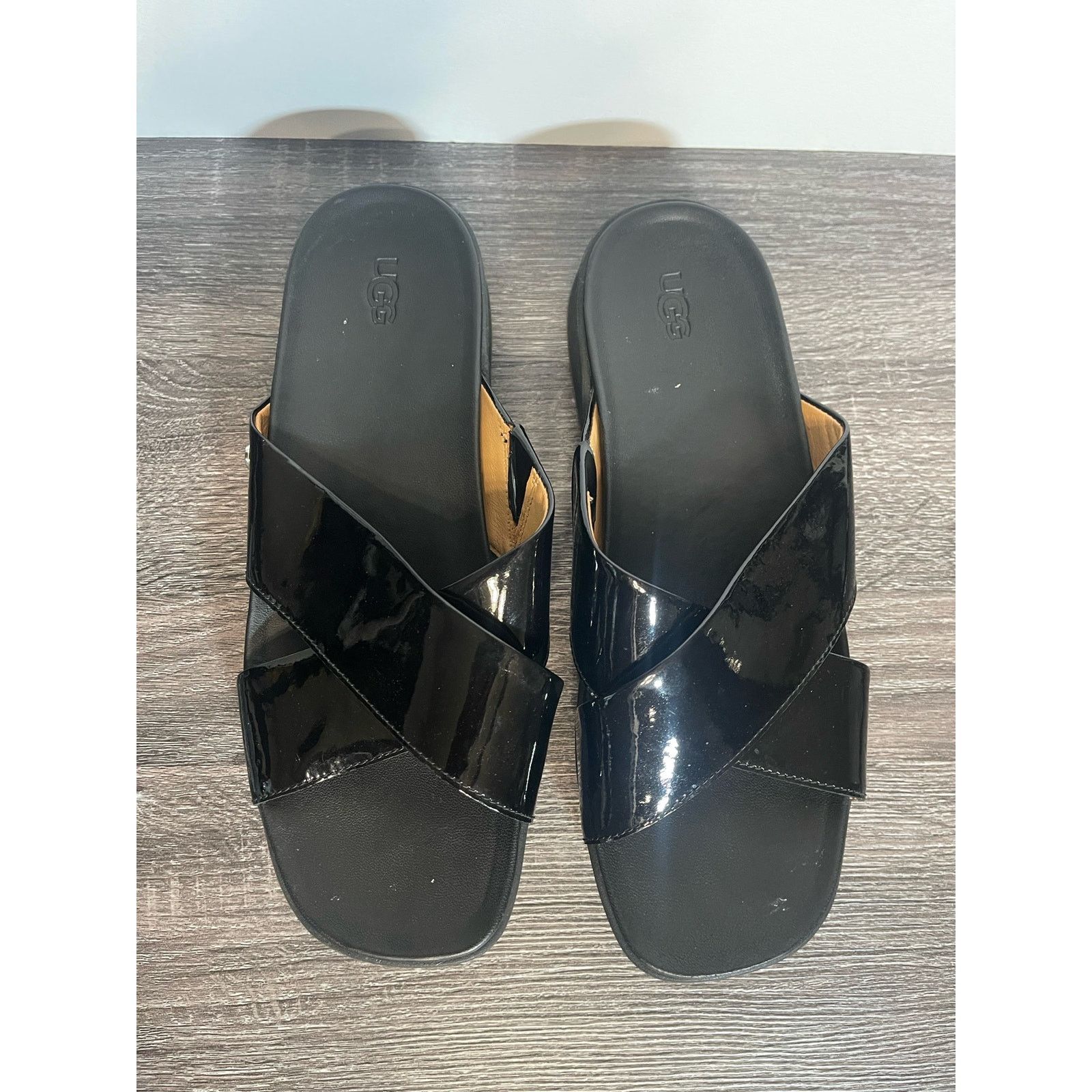Ugg UGG Emily Criss Cross Patent Slide Sandals Women's Size 9.5 Size US 9.5 / IT 39.5 - 4 Thumbnail