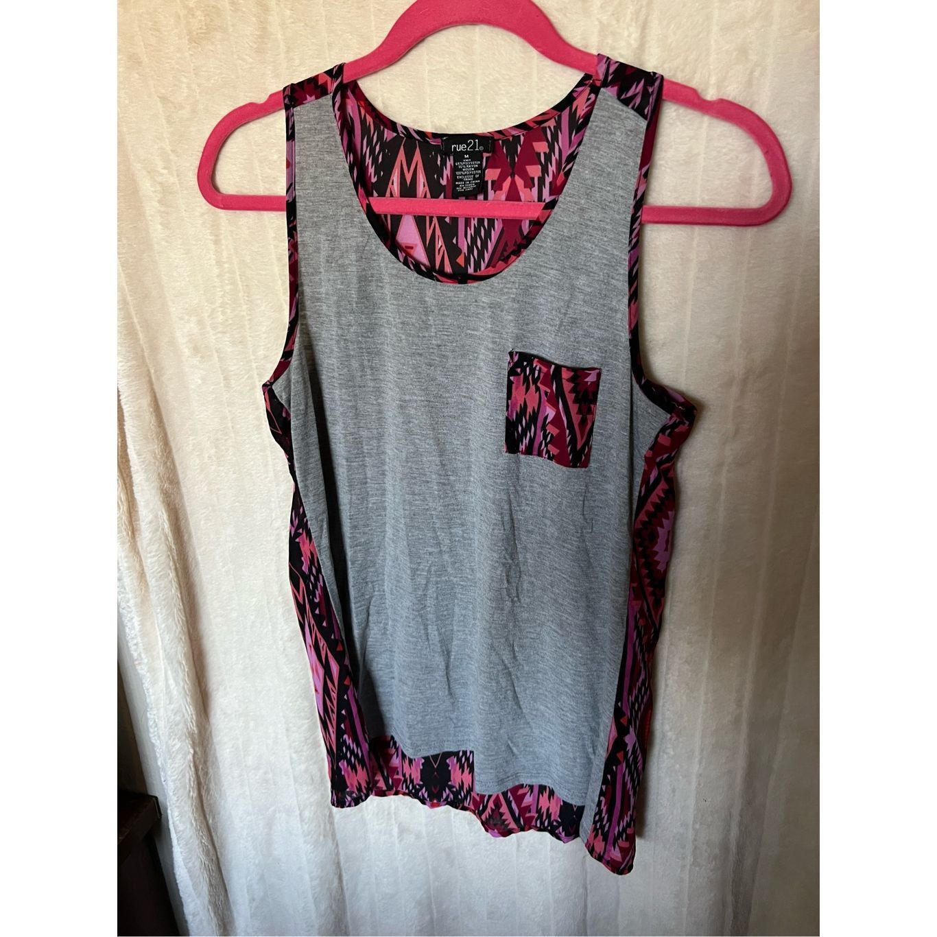 rue21 Rue 21 Grey & Patterned Tank Top Woman’s Size Medium Size M / US 6-8 / IT 42-44 - 1 Thumbnail