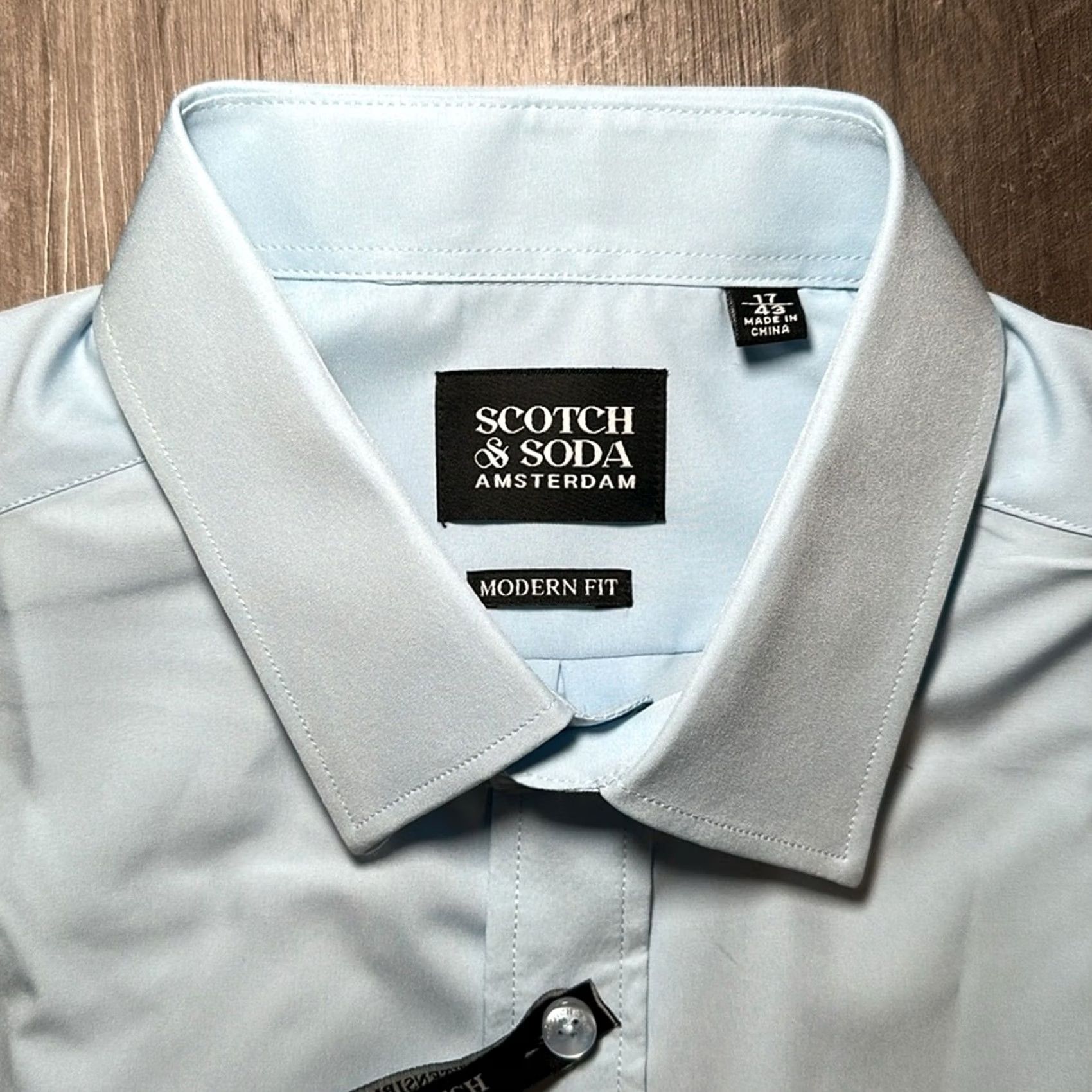 Scotch & Soda Scotch & Soda Long Sleeve Button Down 4 Way Stretch XL Men Blue Shirt 17 Adult Mens Size US XL / EU 56 / 4 - 5 Thumbnail