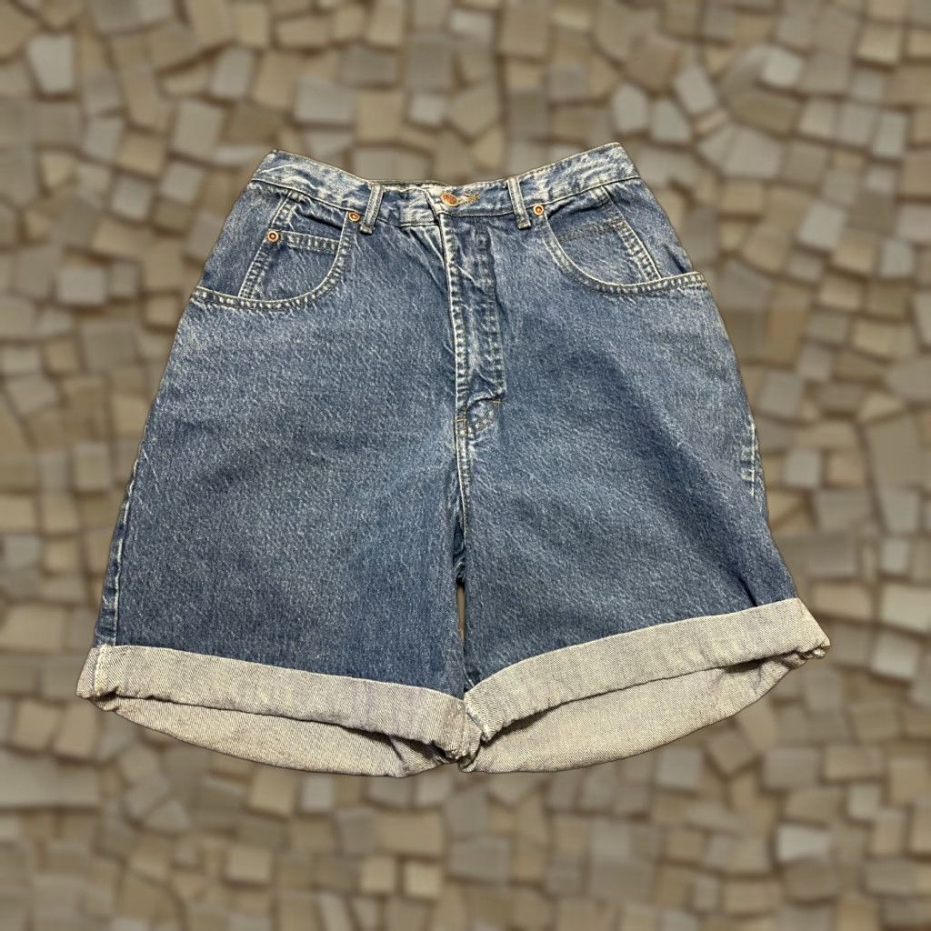 Gloria Vanderbilt Gloria Vanderbilt Shorts Women's 8 Blue Denim Cuffed Pockets Bermuda Bermuda Shorts Size 30" / US 8 / IT 44 - 1 Thumbnail