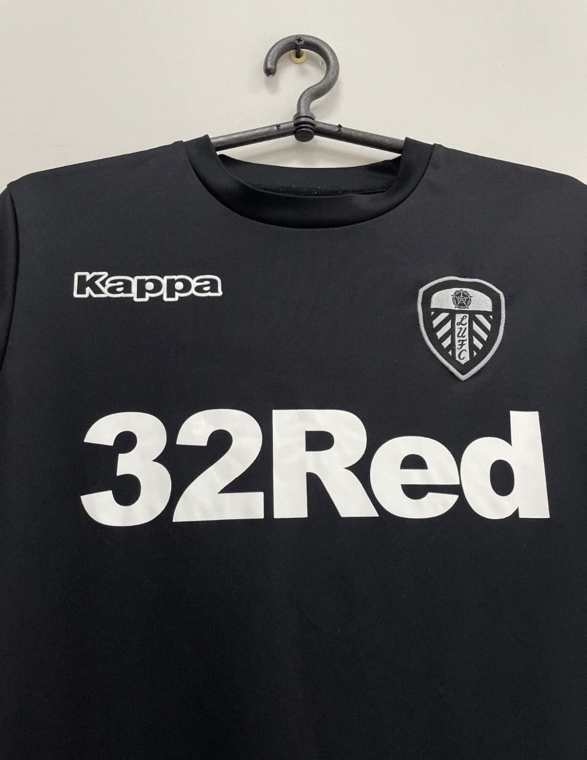 Kappa Leeds United 2017/2018 Kappa Away Football Shirt Jersey Size US M / EU 48-50 / 2 - 4 Thumbnail
