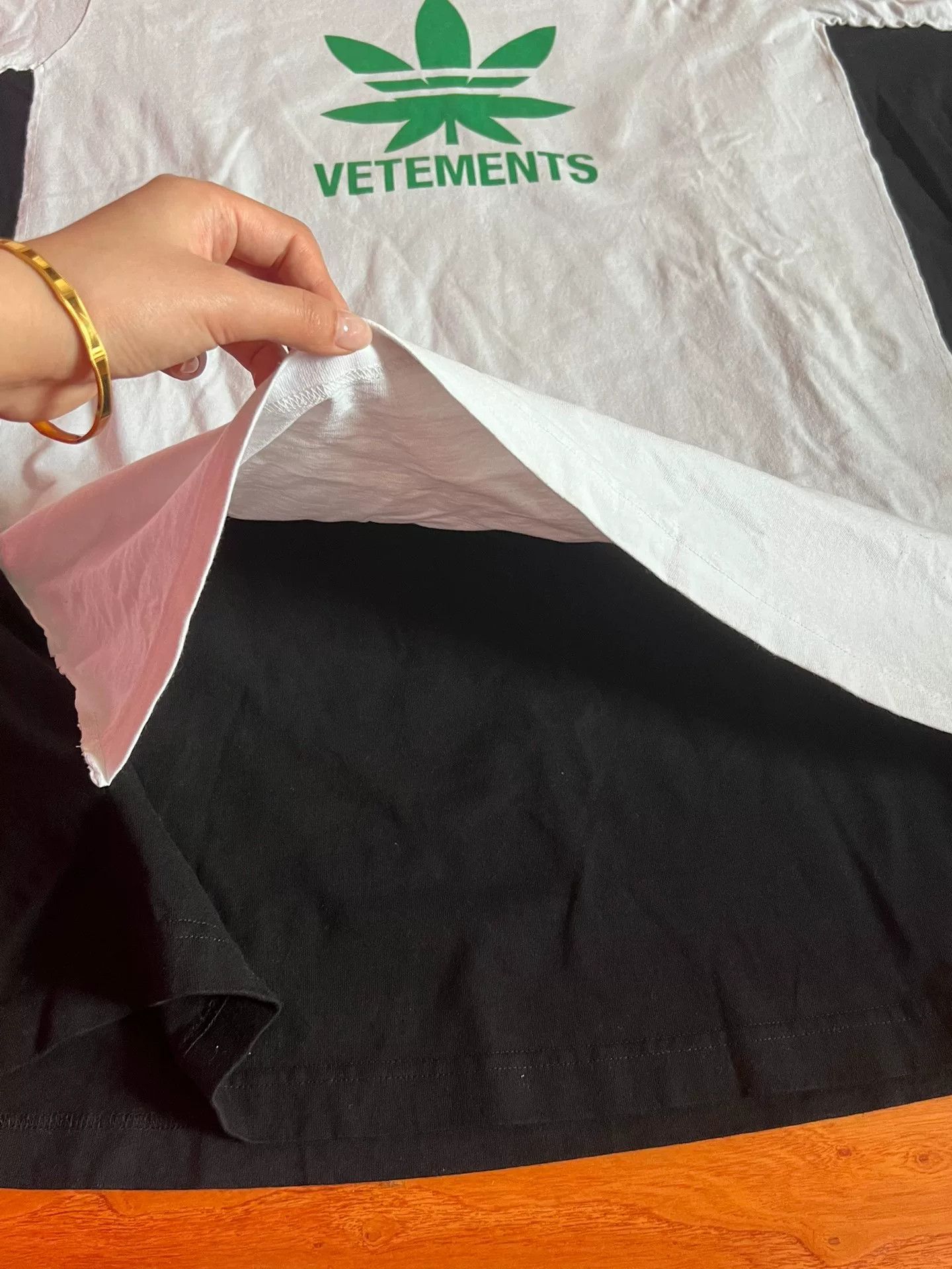 Vetements vetements black and white oversized T-shirt Size US S / EU 44-46 / 1 - 2 Thumbnail