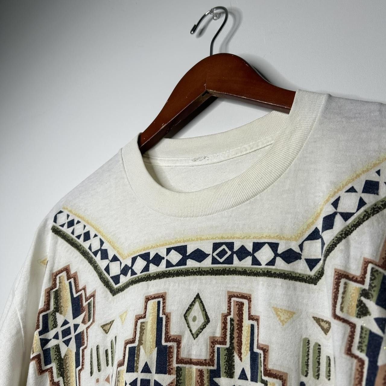 Vintage 90s Native American Tee no tag about a size large Size US L / EU 52-54 / 3 - 4 Thumbnail