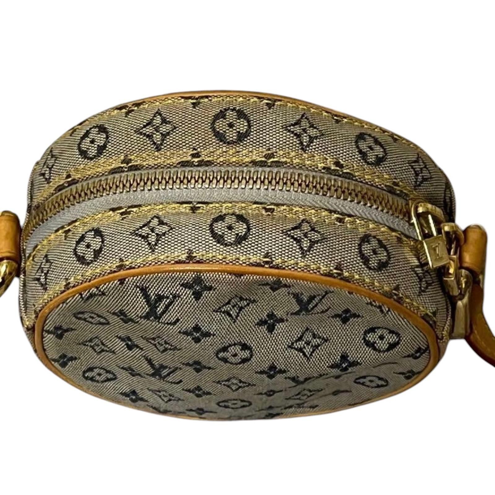 Louis Vuitton Louis Vuitton - Monogram Canvas Round Crossbody Bag Size ONE SIZE - 2 Thumbnail