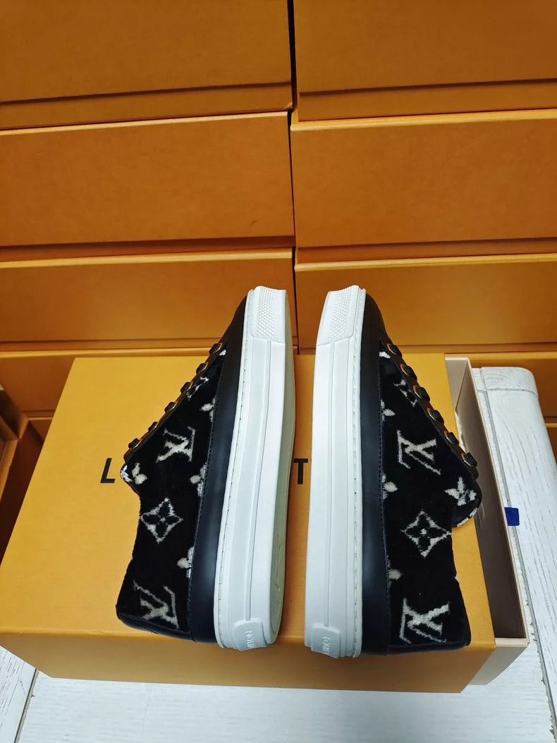 Louis Vuitton LV Low-top Lace-up Women’s Shoes Size 34.5-2507 Size US 4 / IT 34 - 6 Thumbnail