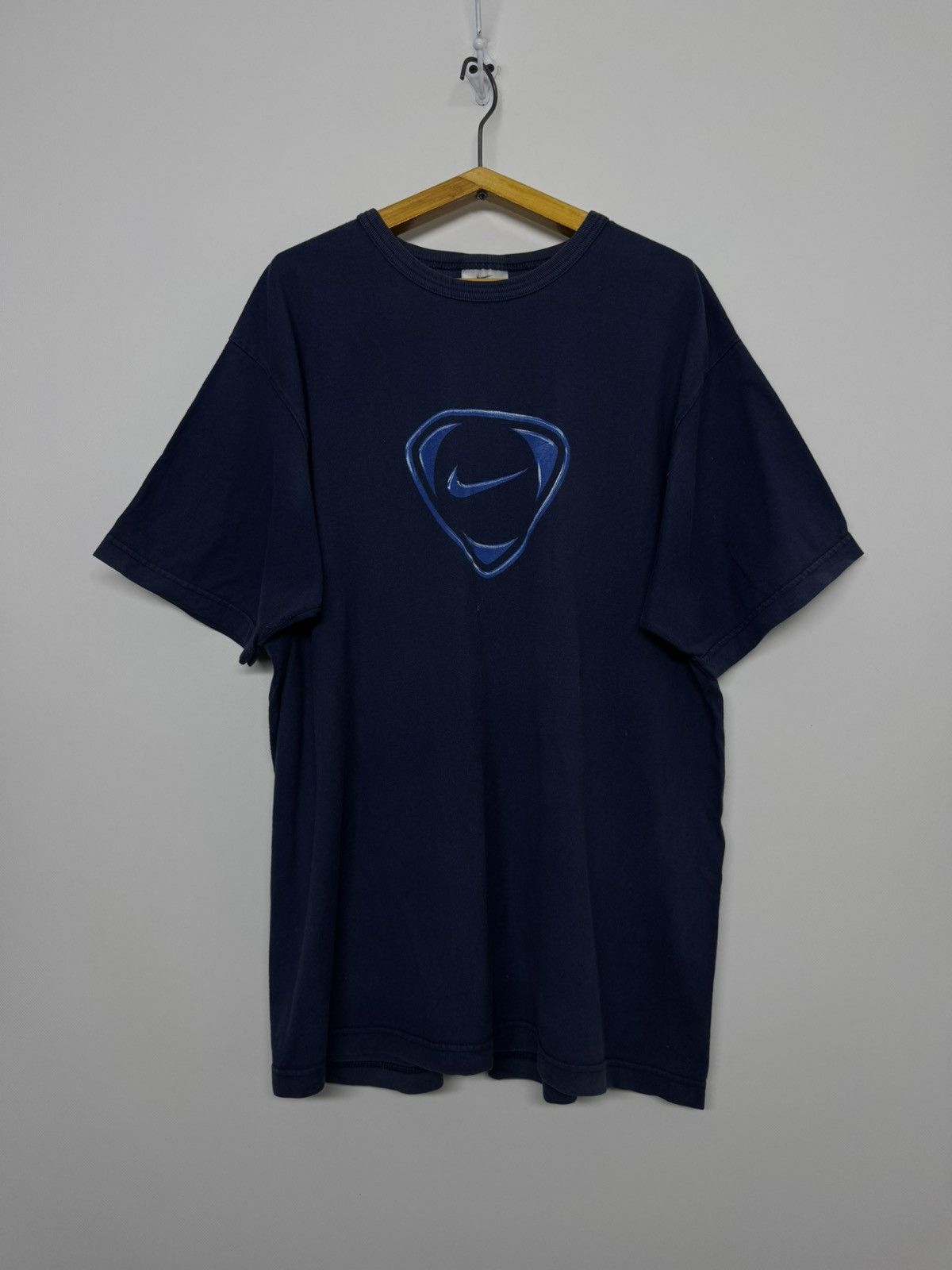 Nike Vintage Nike y2k swoosh navy tee big logo 00’s Size US L / EU 52-54 / 3 - 2 Thumbnail