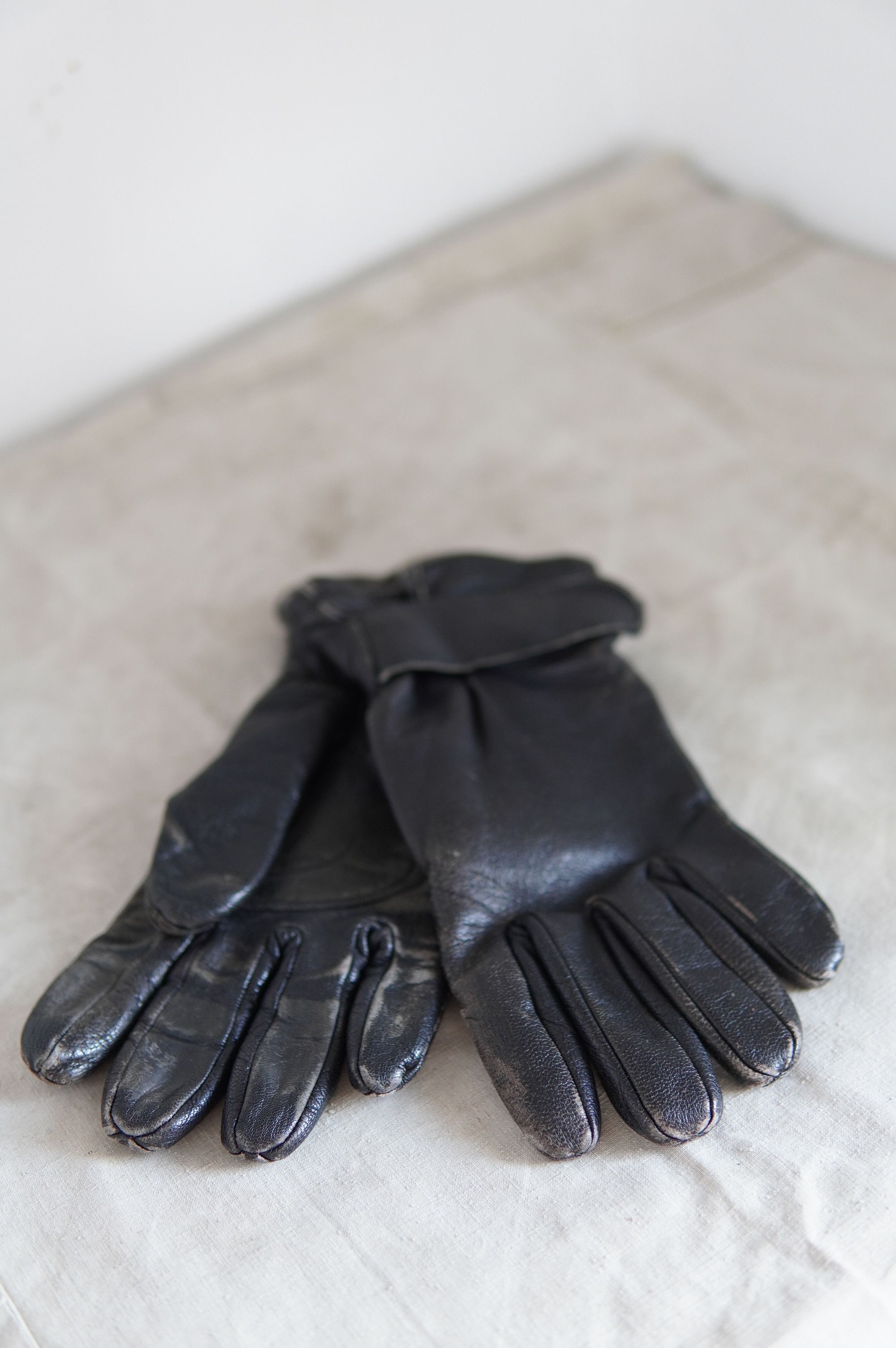 Genuine Leather Vintage German Army Motocycle Faded Leather Gloves Size ONE SIZE - 4 Thumbnail