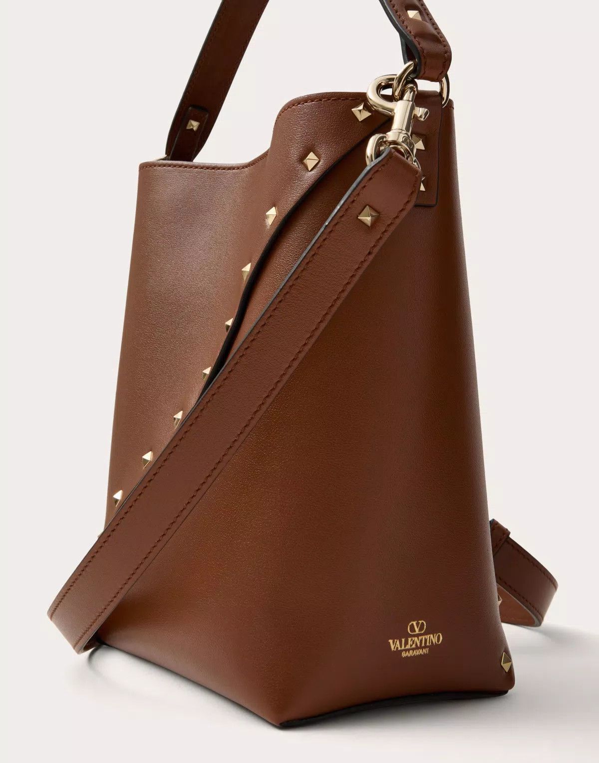 Valentino oc11z0725 Size:OS/ Wispy Calfskin Bucket Bag in Brown Size ONE SIZE - 7 Thumbnail