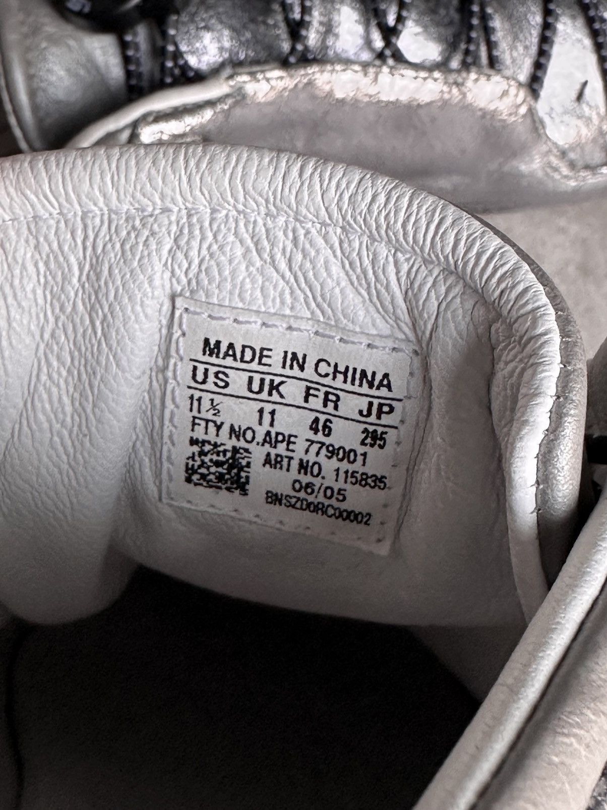 Y-3 2005 FUTURISTIC MULE SNEAKERS Size US 11.5 / EU 44-45 - 10 Thumbnail