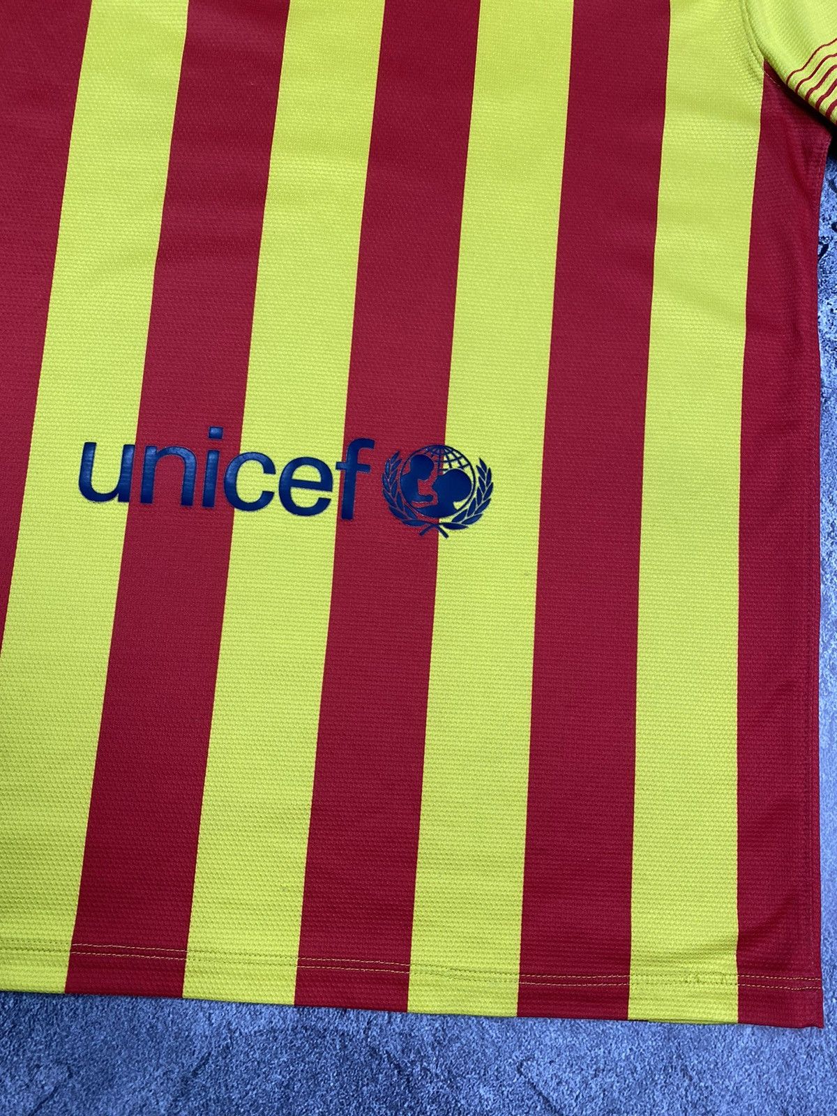 Nike FC Barcelona Nike 2013-2014 Away Jersey Football Kit Soccer Size US M / EU 48-50 / 2 - 20 Thumbnail