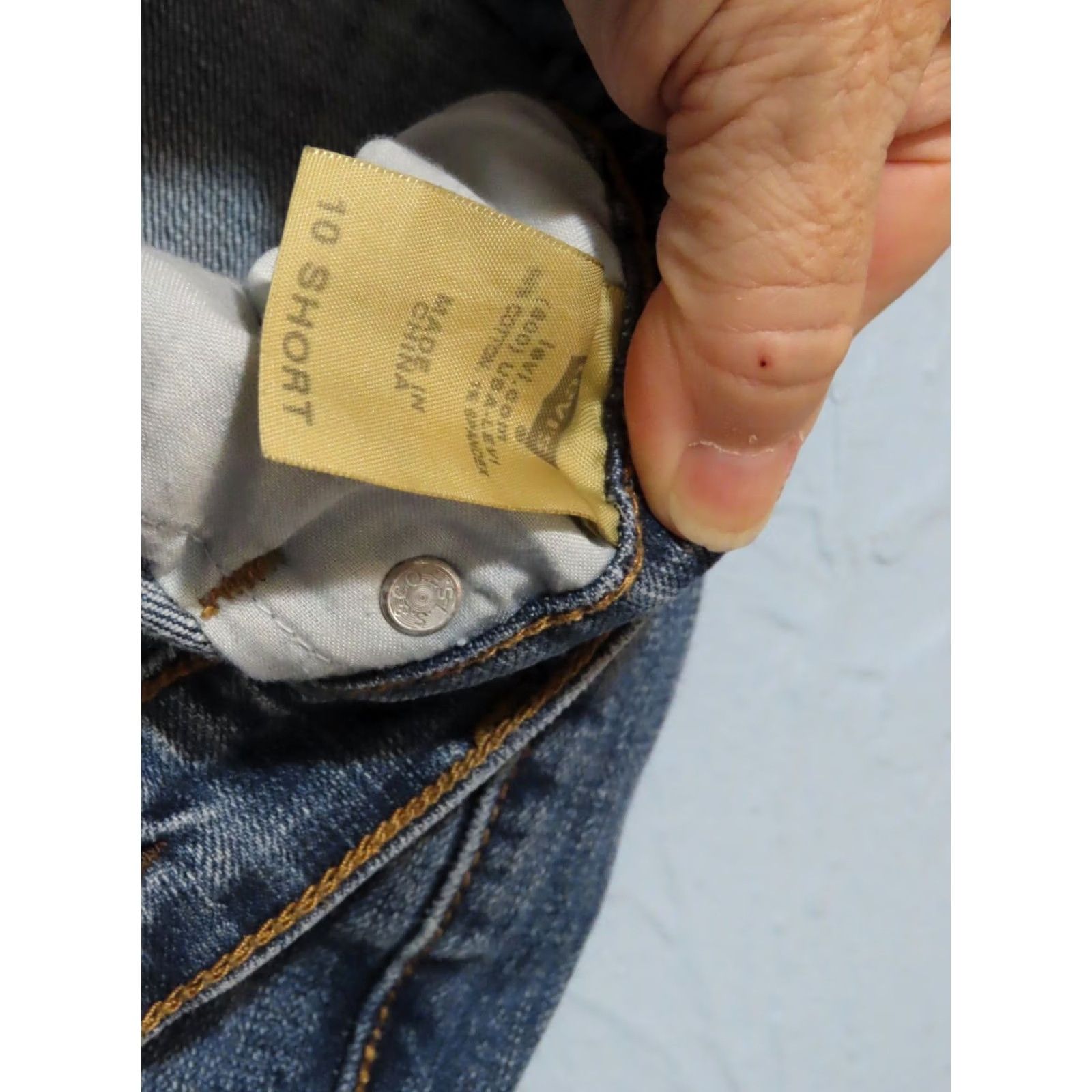 Levi's Levi's 505 Jeans Women Short 10 31x30 Blue Denim Straight Mid Wash Regular Rise Pants Size 32" / US 10 / IT 46 - 7 Thumbnail