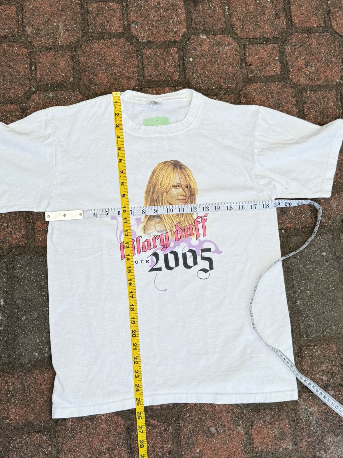 Band Tees × Rap Tees × Vintage Vintage 2005 Hilary Duff Tour Tee Size US S / EU 44-46 / 1 - 2 Thumbnail