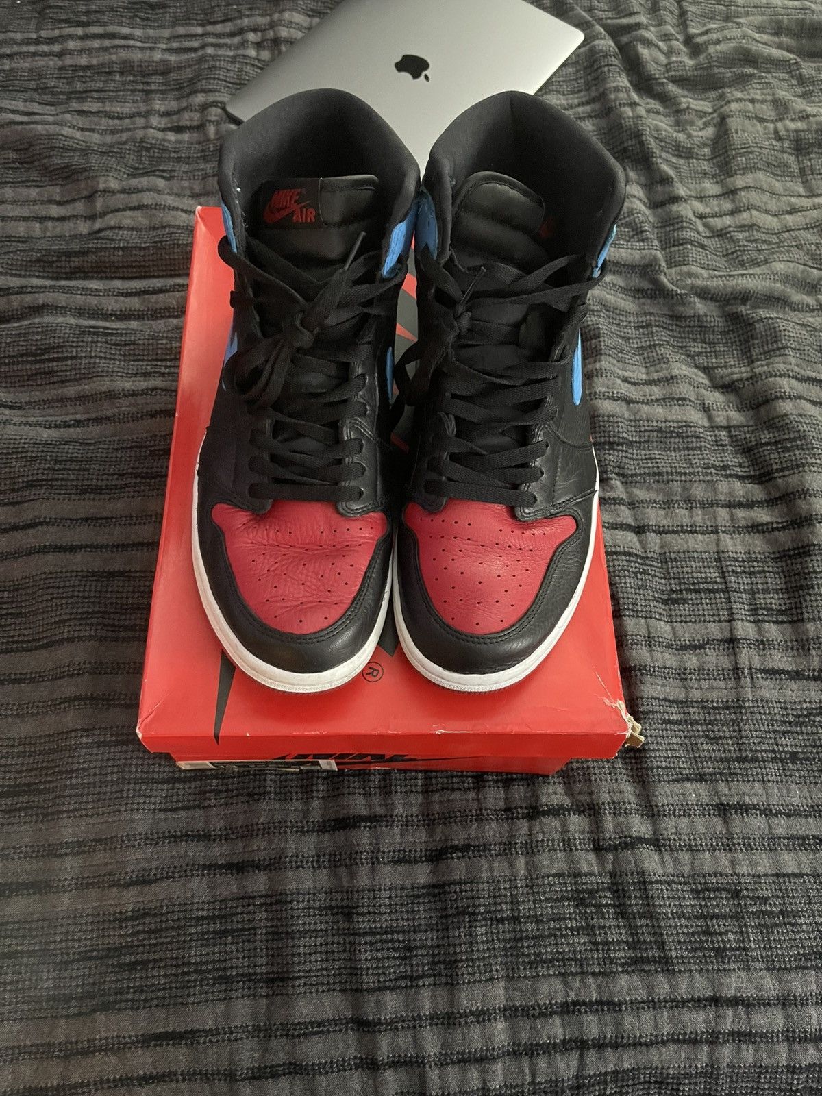 Jordan Brand WMNS AIR JORDAN 1 HIGH OG Nc to Chi Size US 11.5 / EU 44-45 - 5 Thumbnail