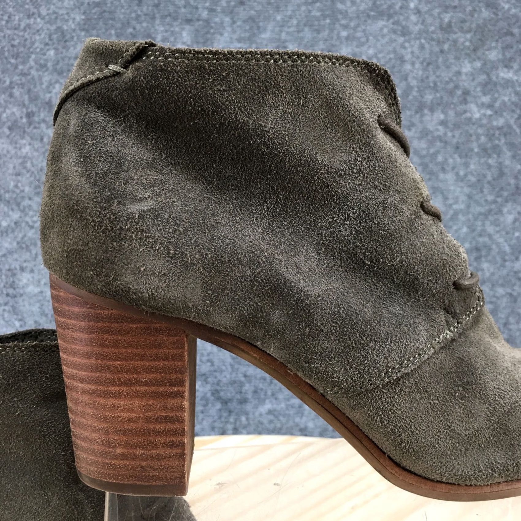 Toms TOMS Lunata Bootie Womens 8 Desert Lace Up Green Suede Heel 3 in Boots Shoes Size US 8 / IT 38 - 5 Thumbnail