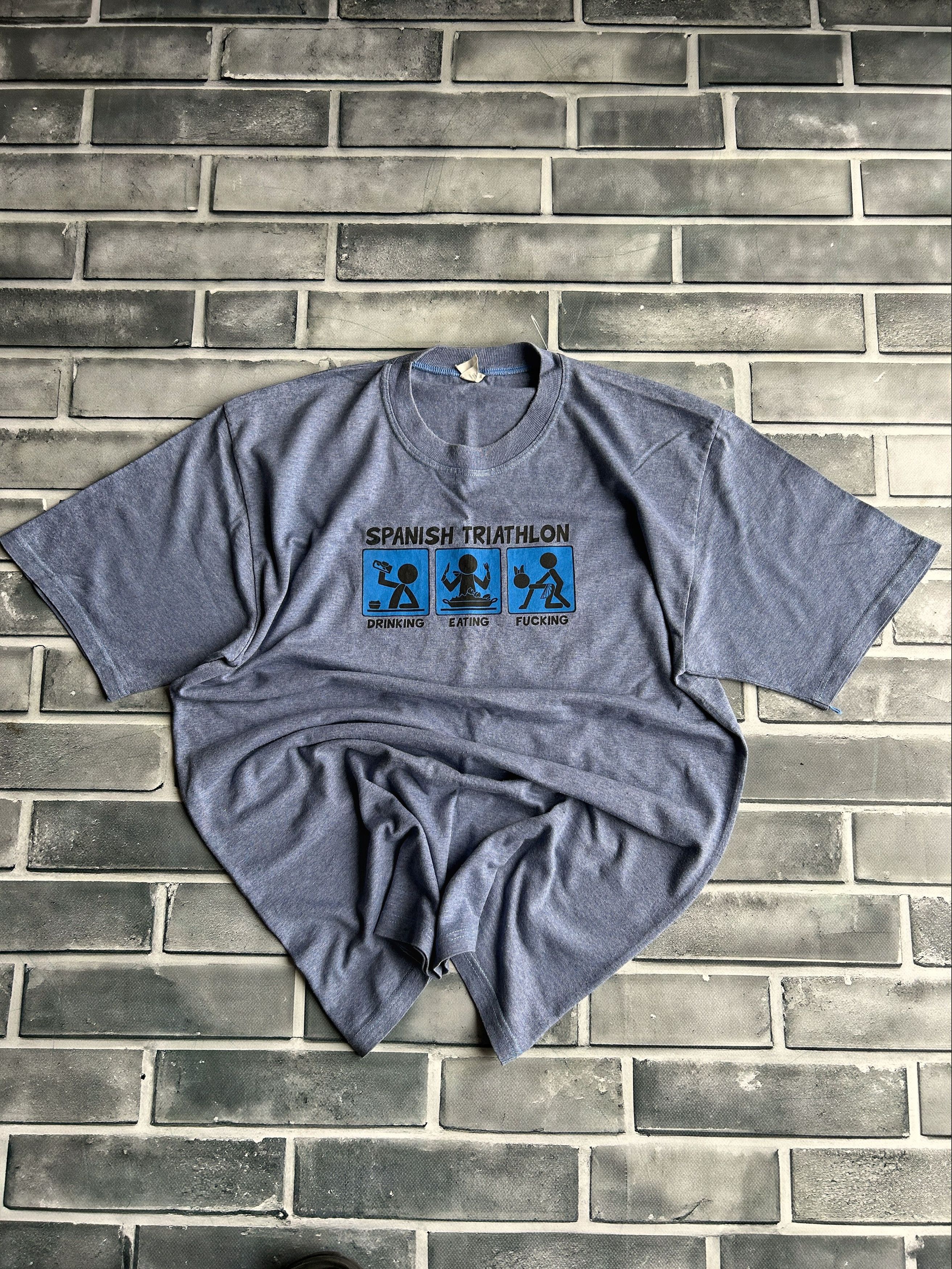 Vintage Vintage Streetwear Adult Humor Tee Spanish Triathlon 90s Size US M / EU 48-50 / 2 - 1 Thumbnail