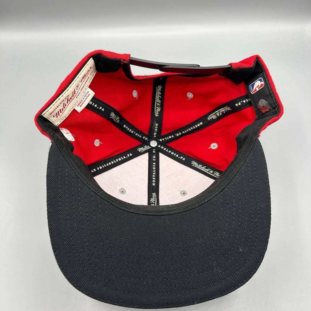 Mitchell & Ness Portland Trail Blazers Hat Men Embroidered Snap Back Wool Size ONE SIZE - 2 Thumbnail