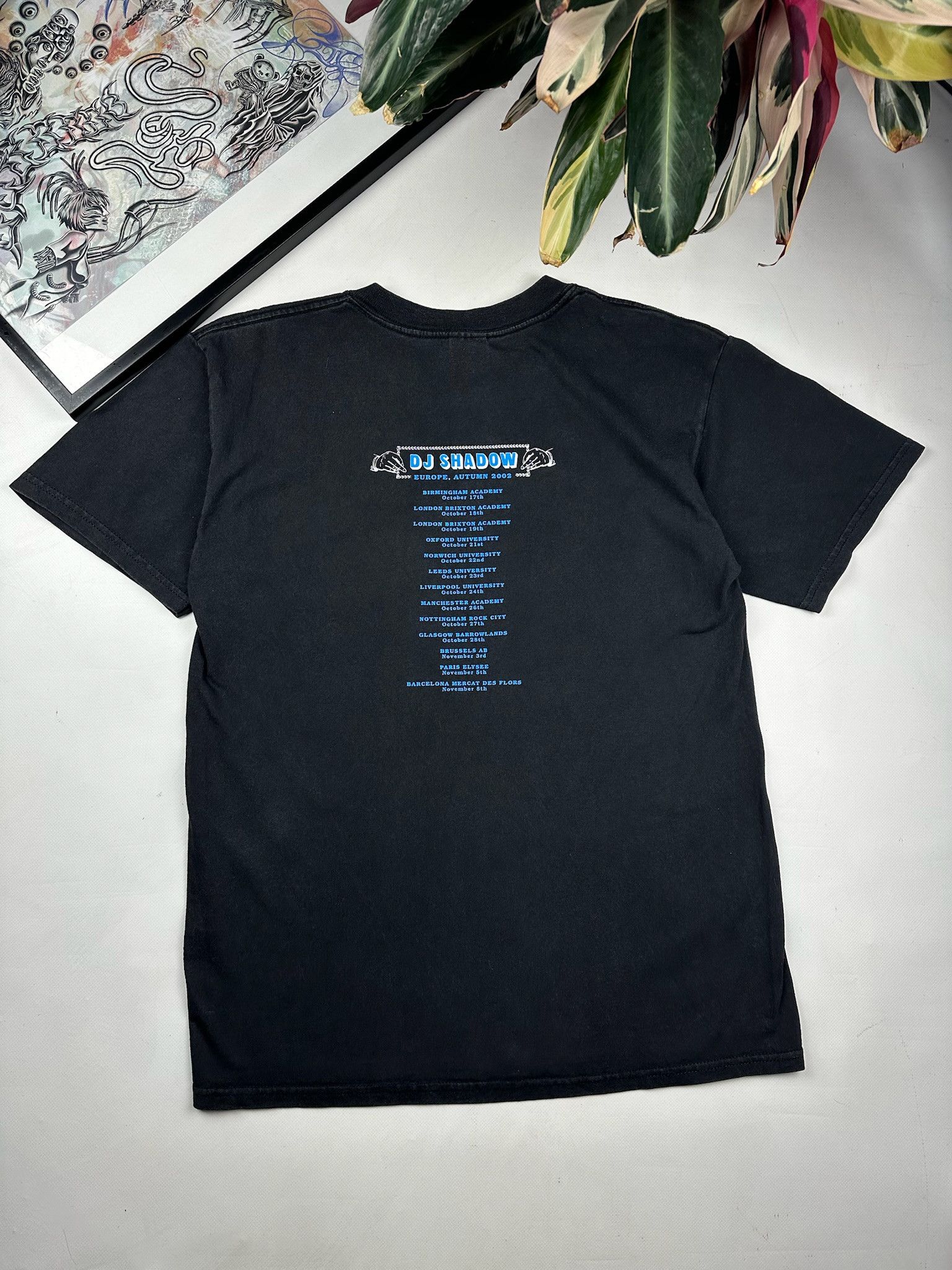 Band Tees Vintage DJ Shadow Tour Tee Shirt 2002 everything went wrong Size US M / EU 48-50 / 2 - 5 Thumbnail