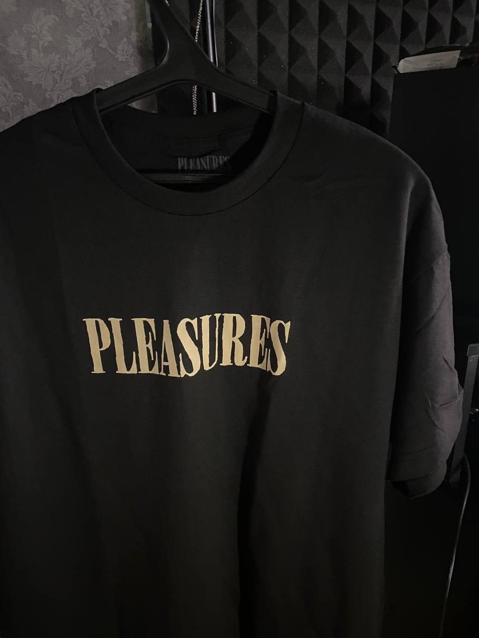 Pleasures Pleasures - Tickle Logo Tee Size US M / EU 48-50 / 2 - 5 Thumbnail