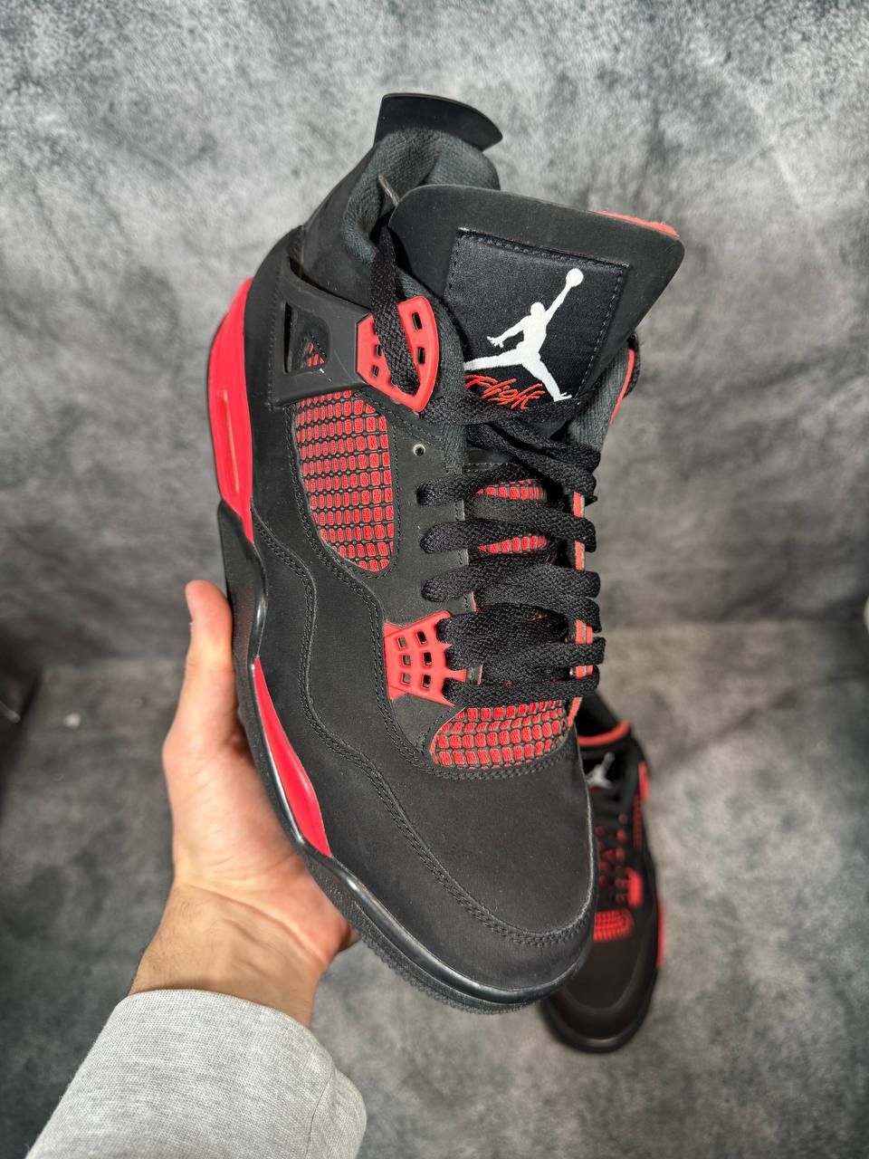Jordan Brand Size 10 | Jordan 4 Red Thunder No Box | Pre-Owned Size US 10 / EU 43 - 1 Thumbnail