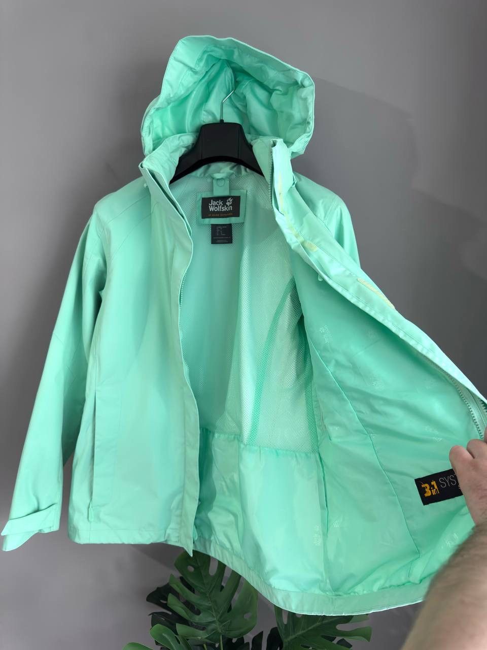 Jack Wolfskin Jack Wolfskin The Esmeraldas Women Waterproof Outdoor Jacket Size US M / EU 48-50 / 2 - 16 Thumbnail